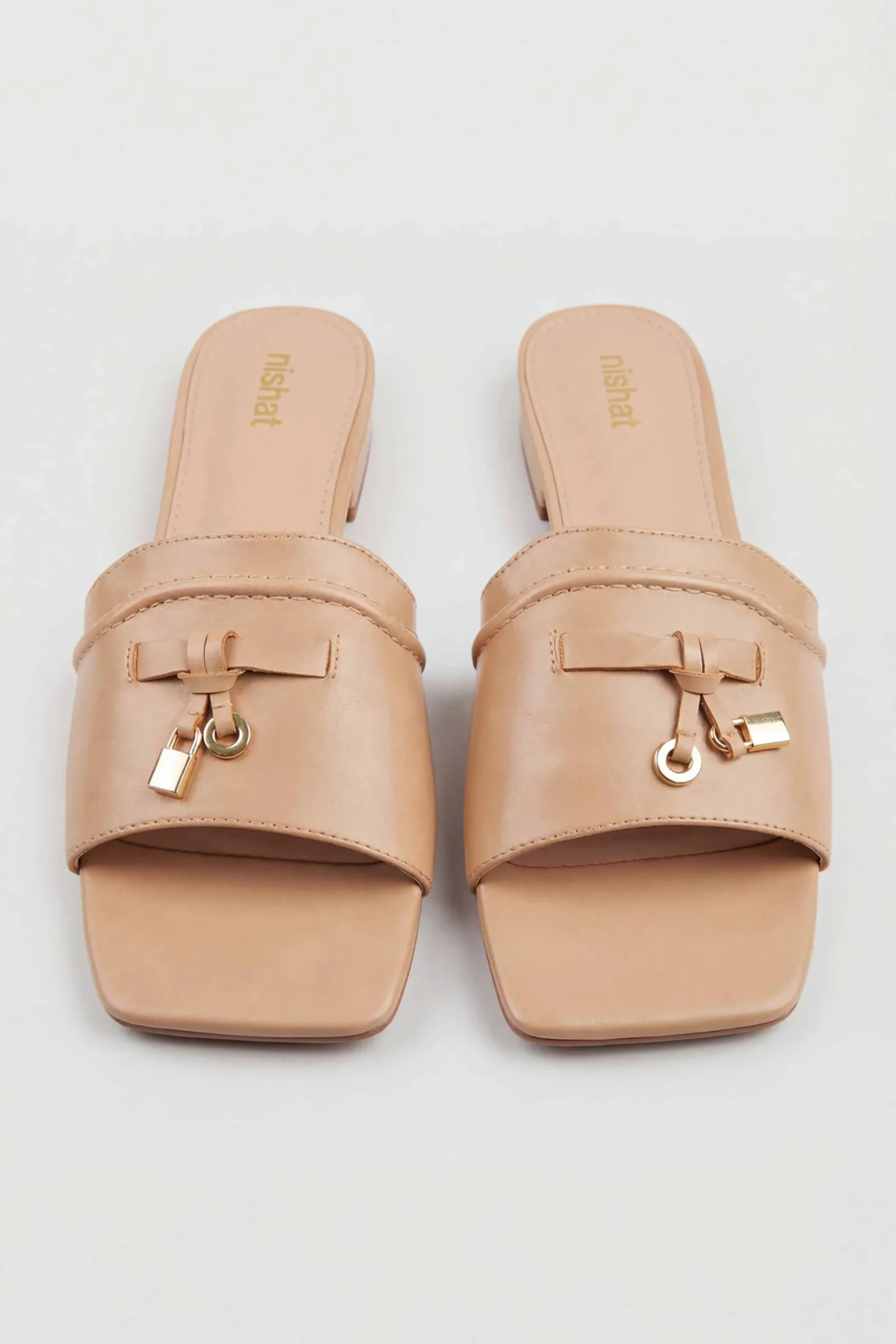 Beige Chappal-445182918