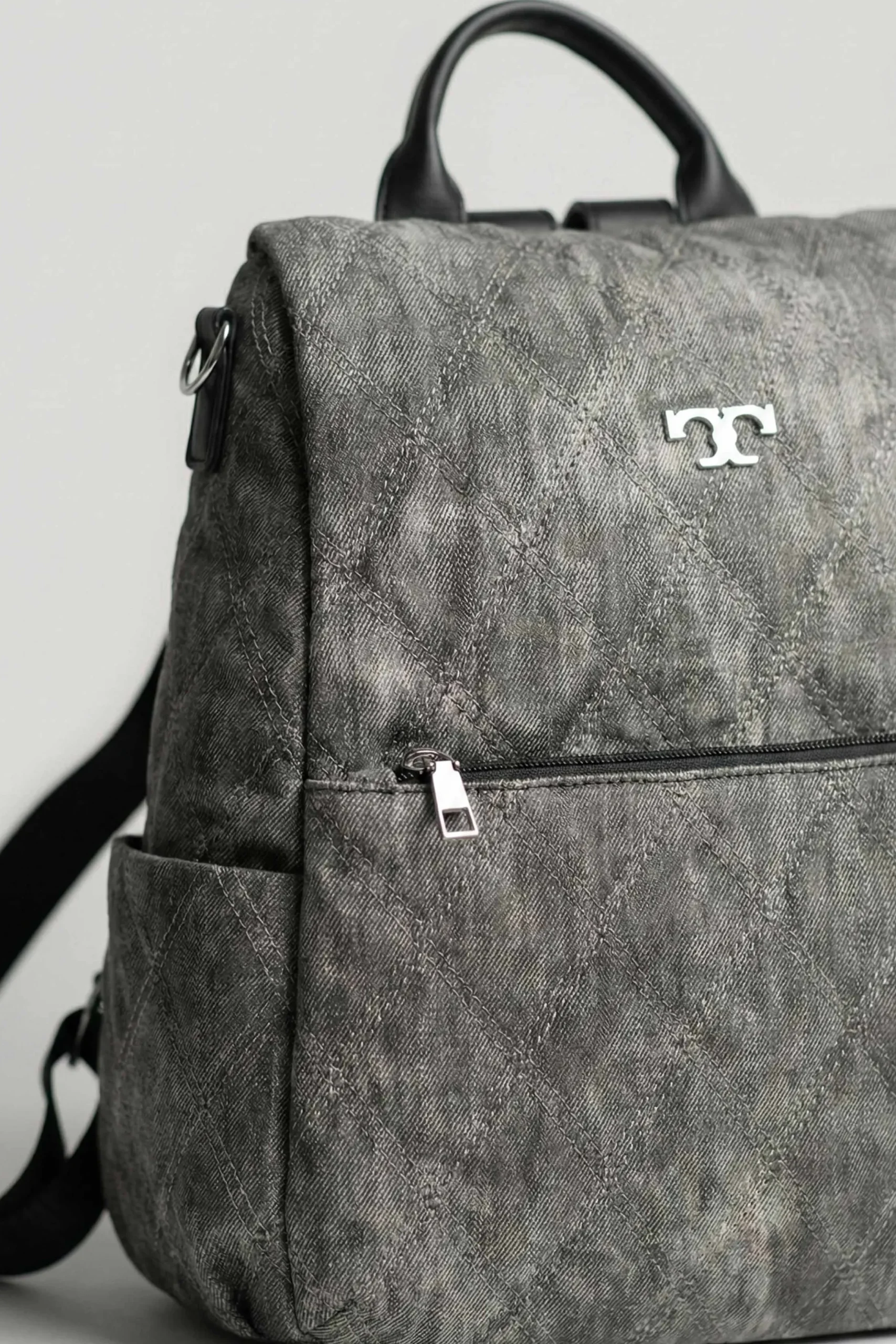 Black Back Pack-446212103