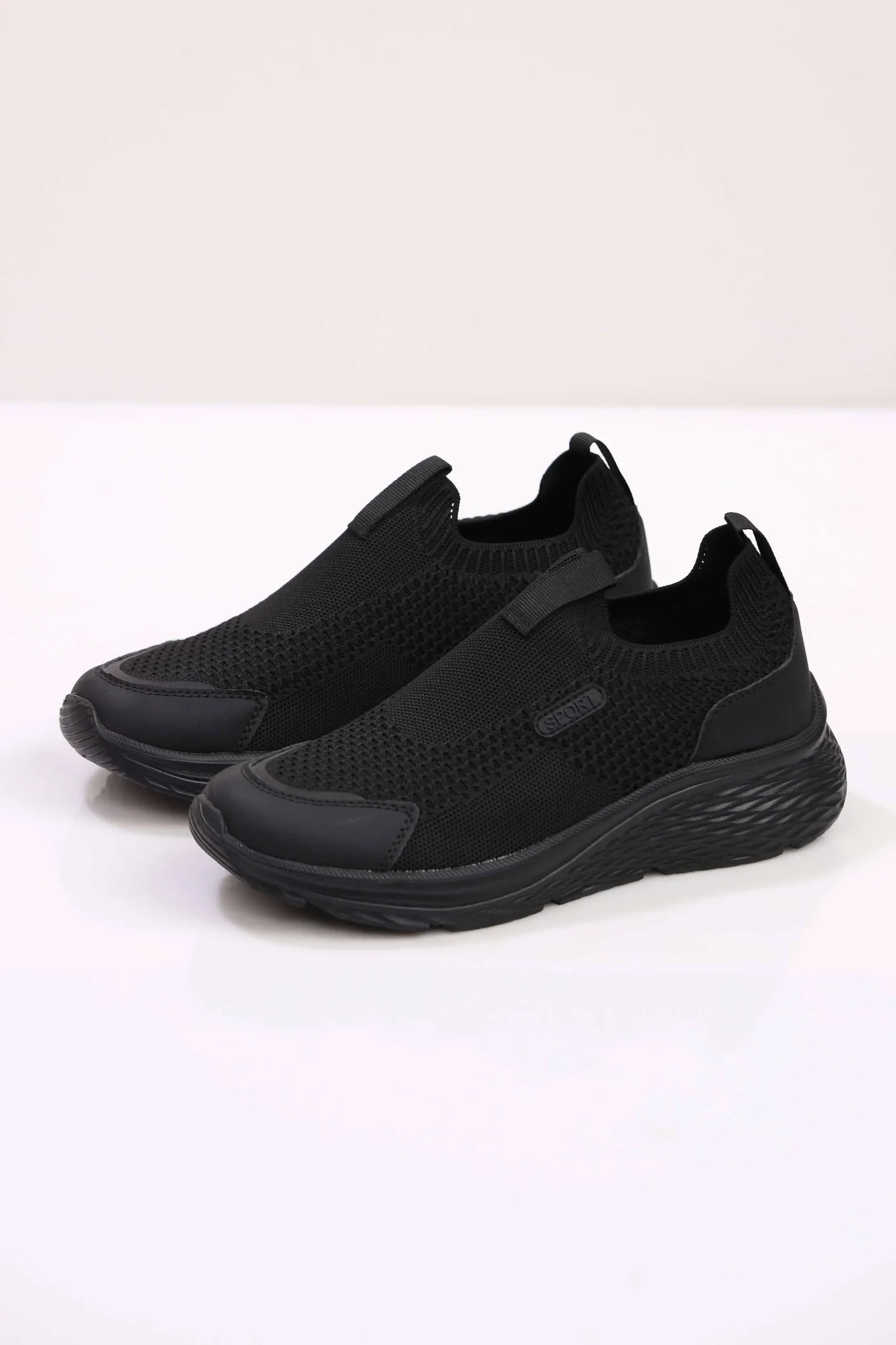 Black Canvas-443182903