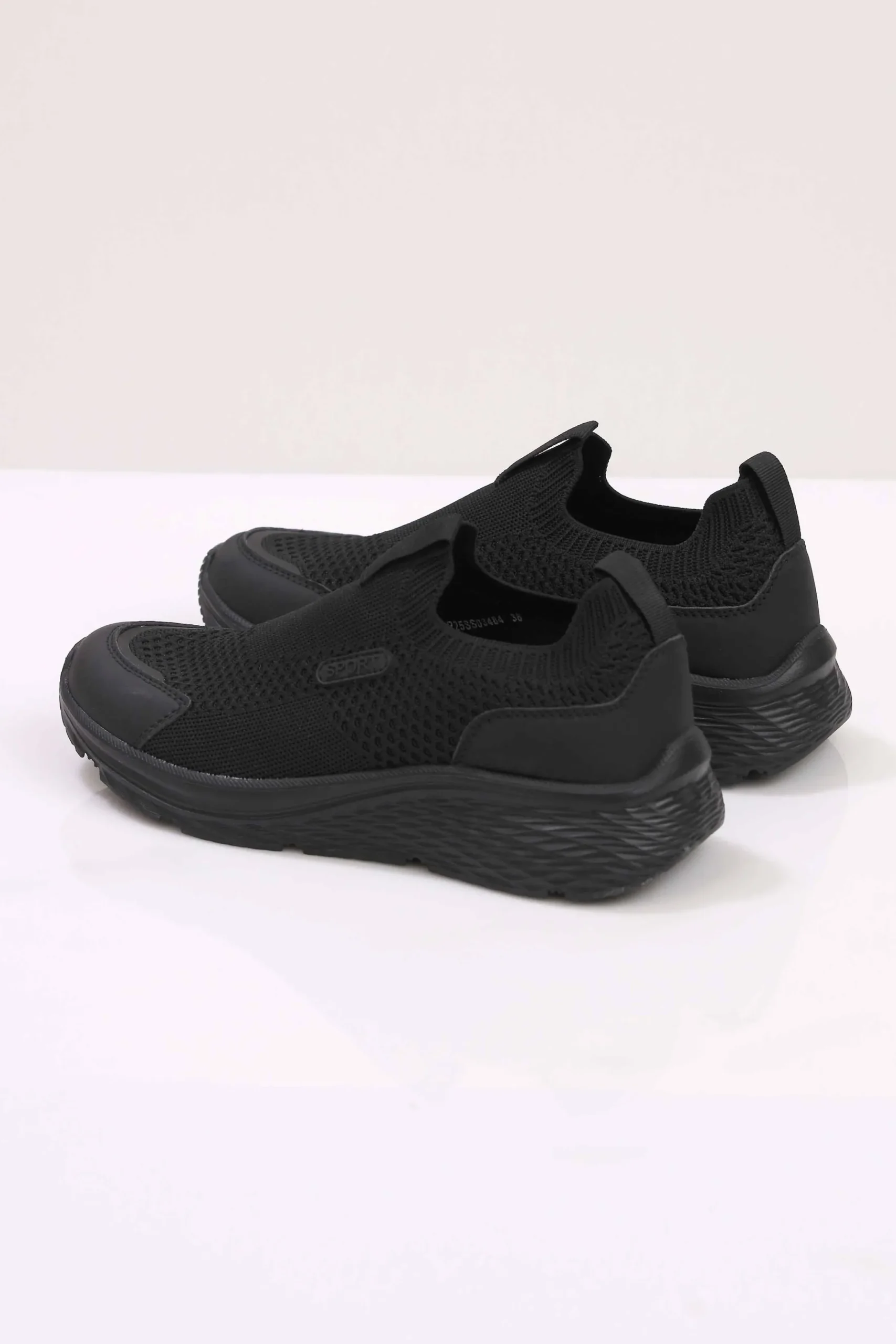 Black Canvas-443182903