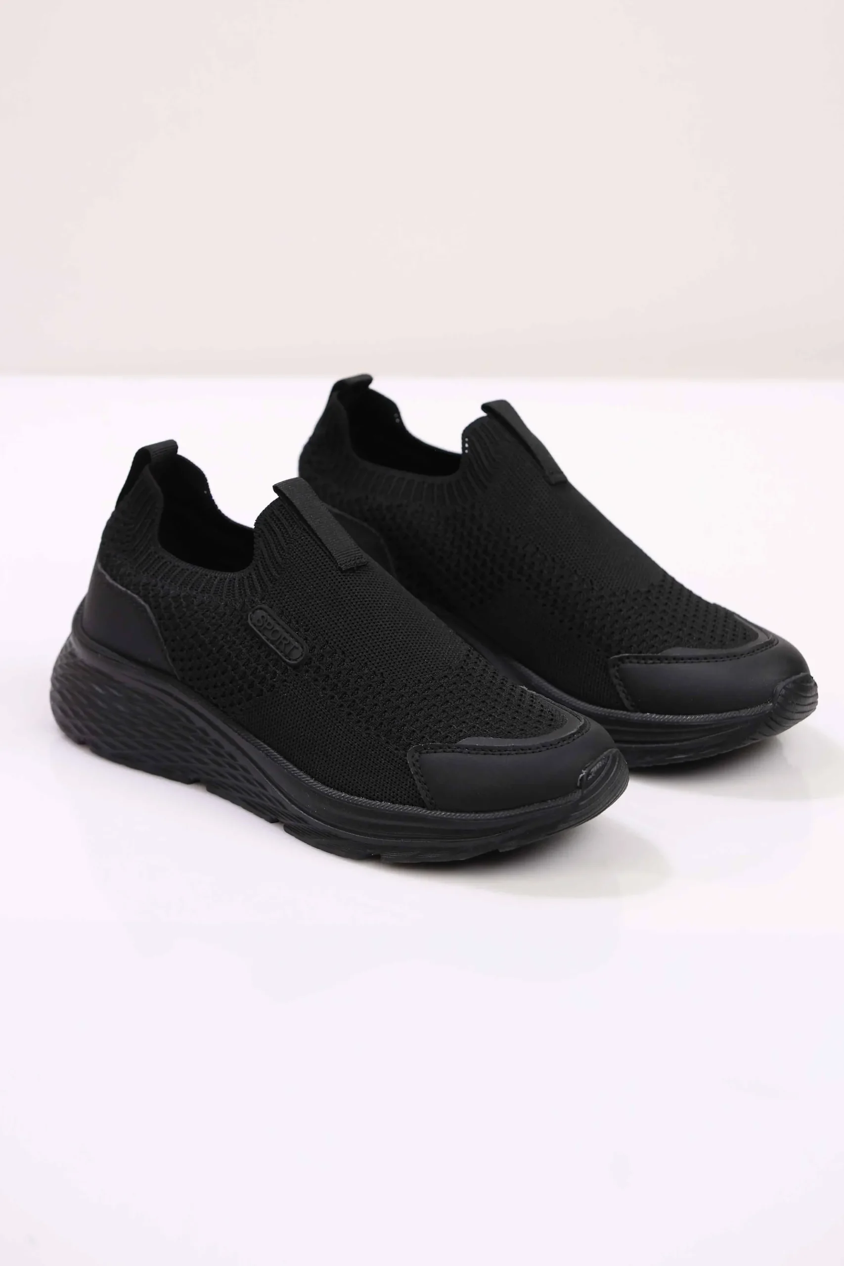 Black Canvas-443182903