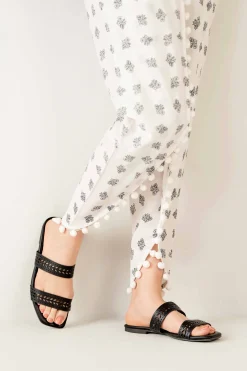 Black Chappal-440772903