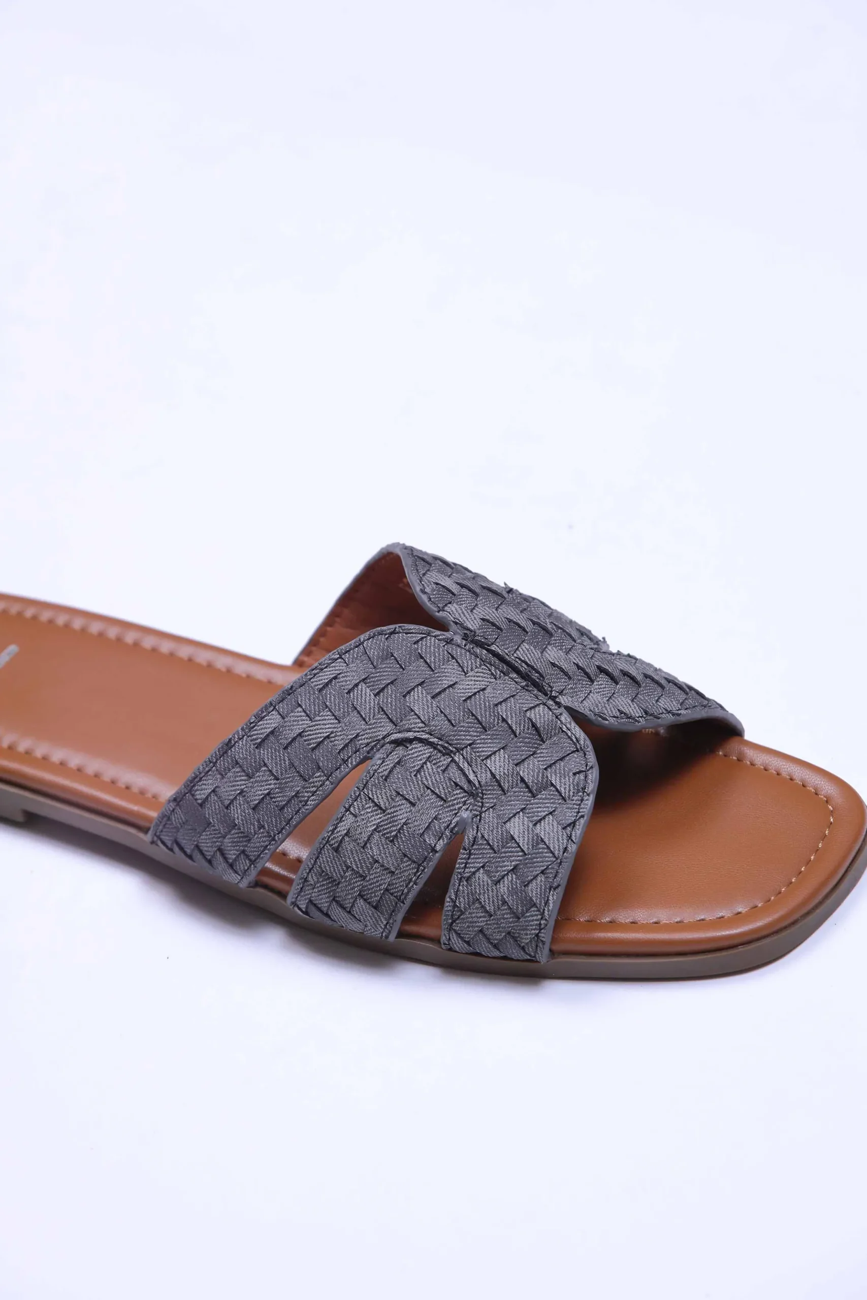 Black Chappal-440782903