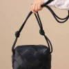 Black Clutch-444752103