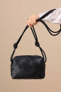 Black Clutch-444752103