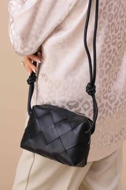 Black Clutch-444752103