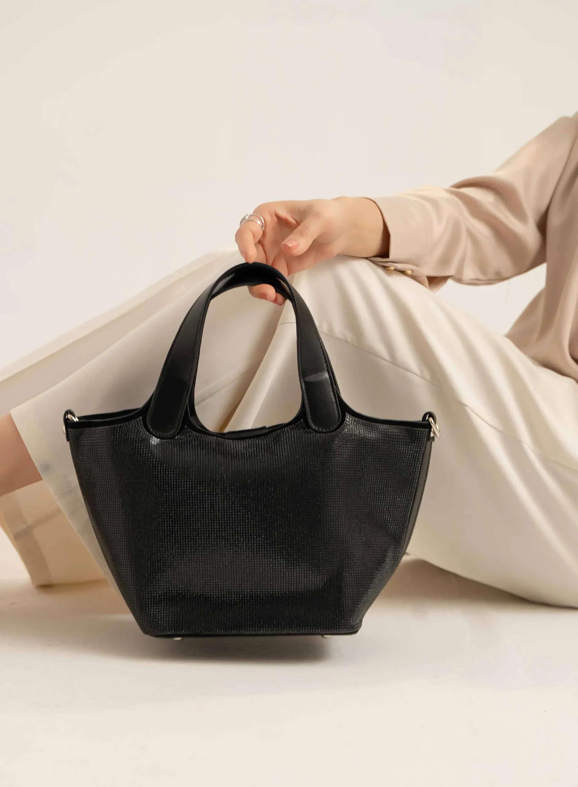 Black Clutch-441132103