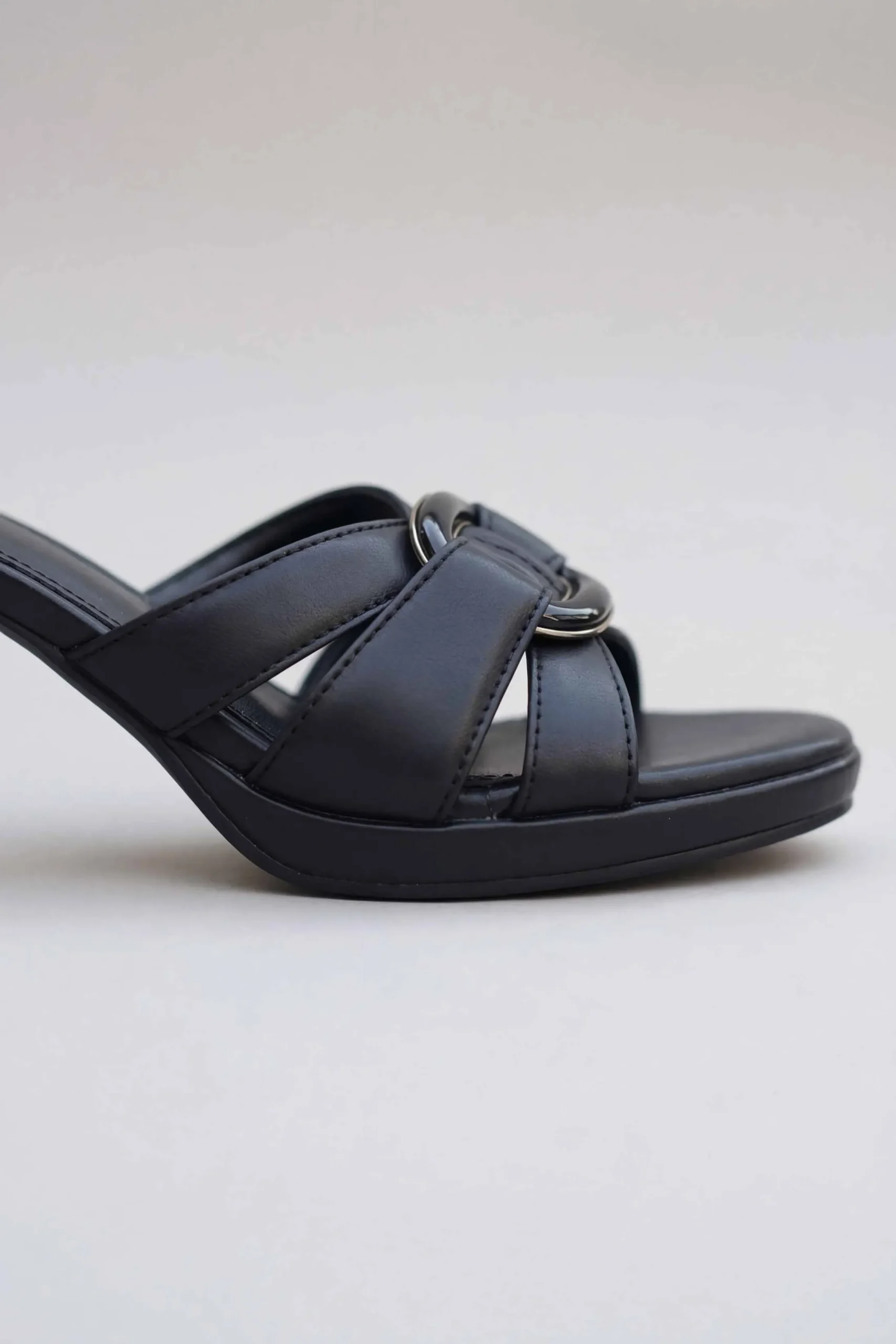 Black Heels-445332903