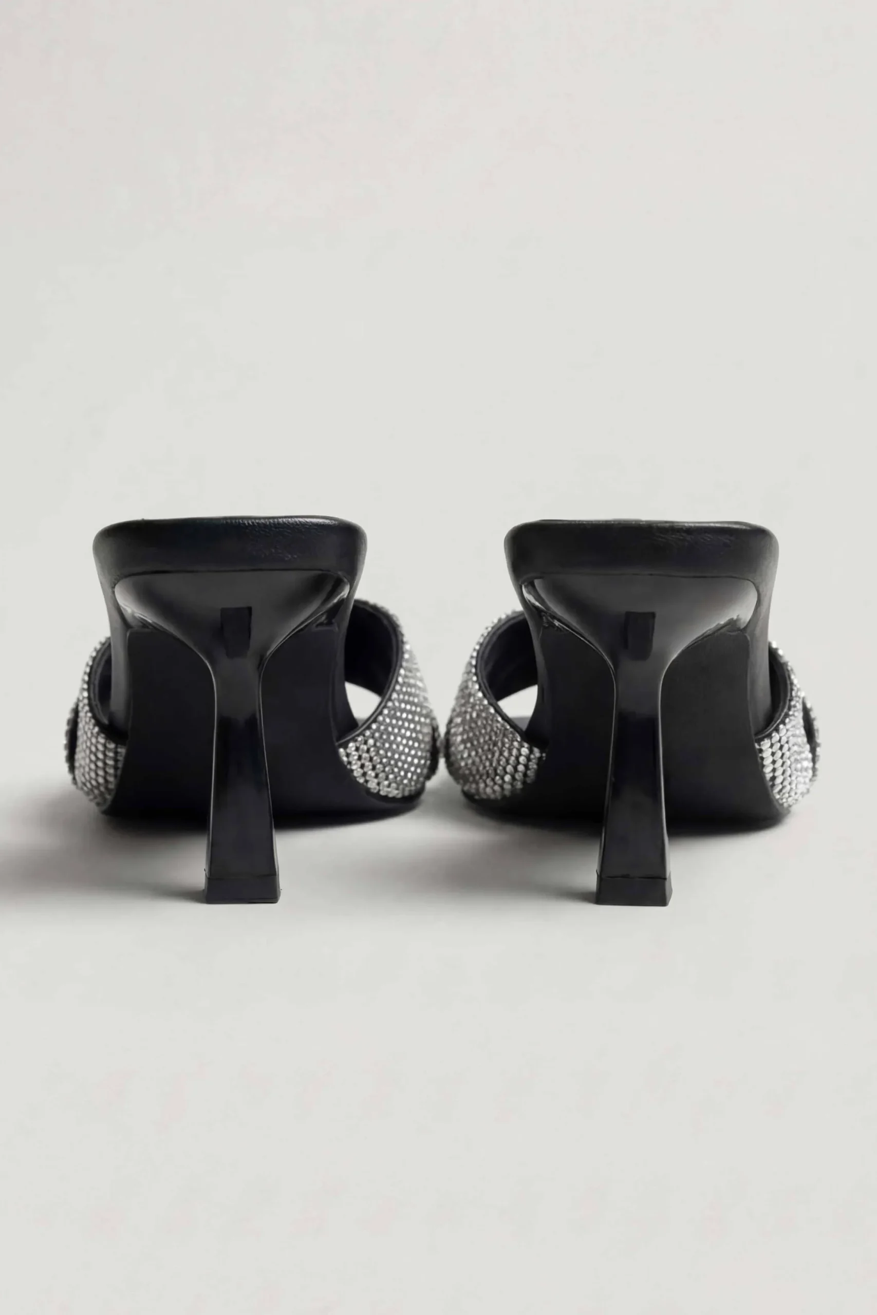 Black Heels-445172903