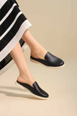 Black Mules-445362903