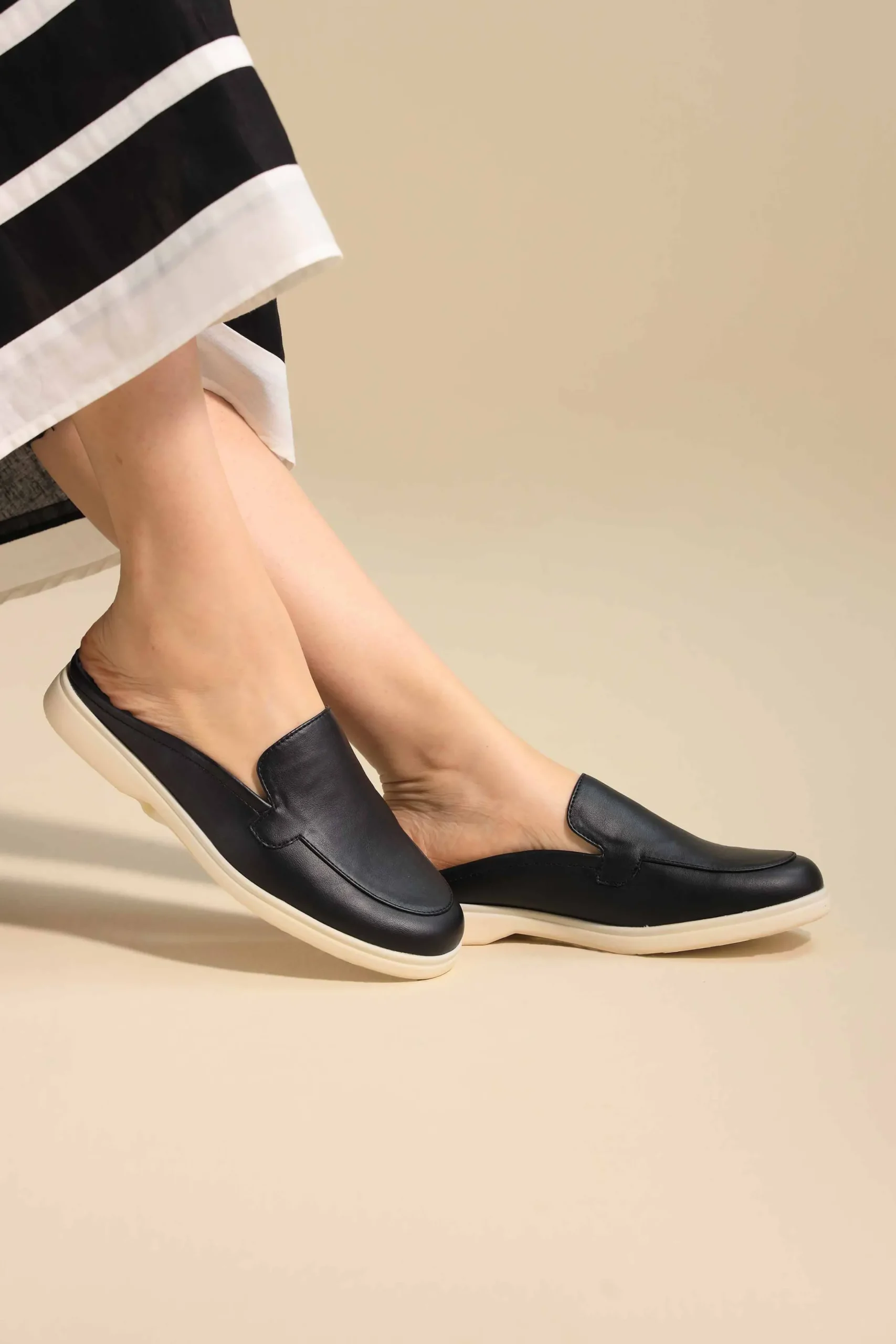 Black Mules-445362903