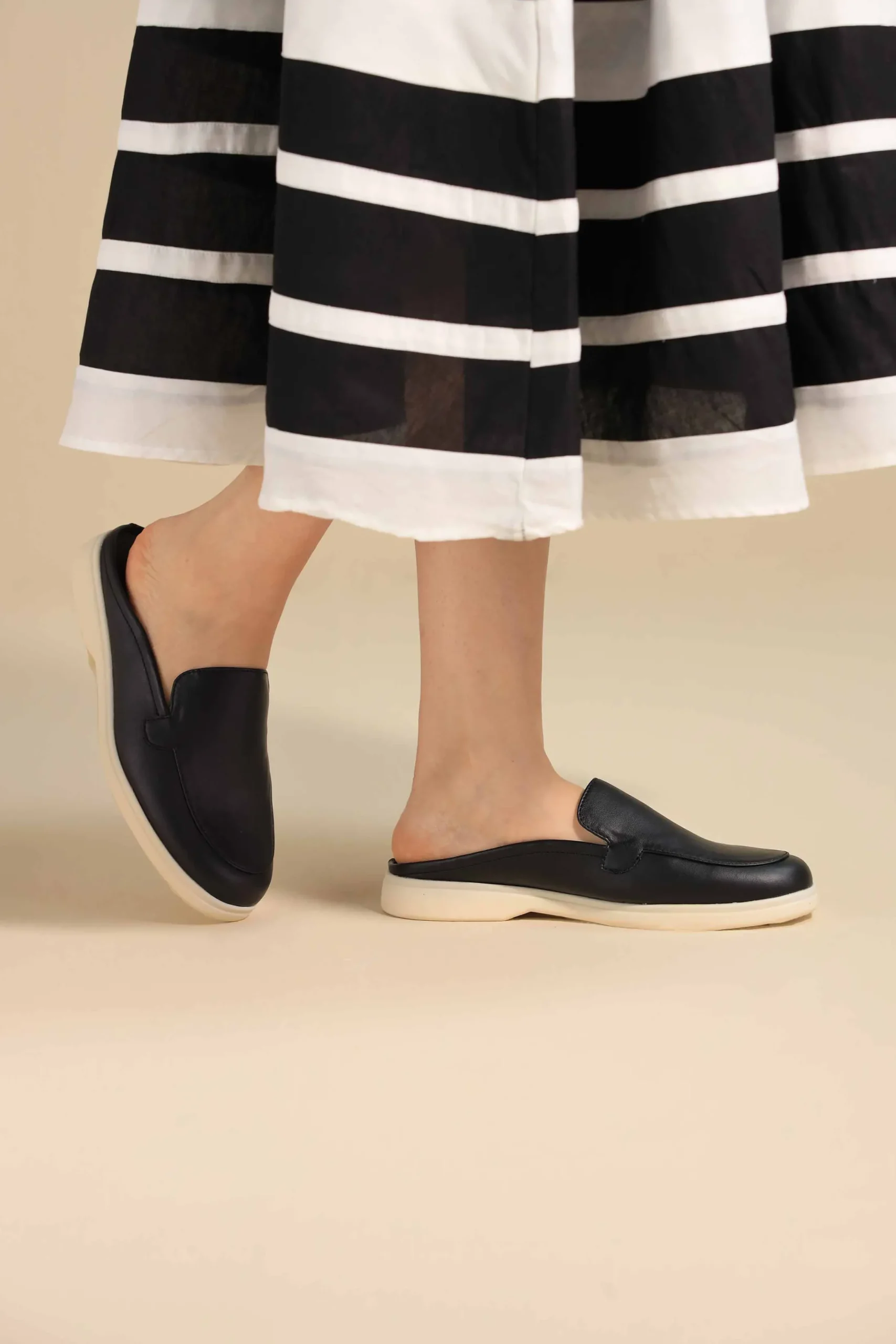 Black Mules-445362903