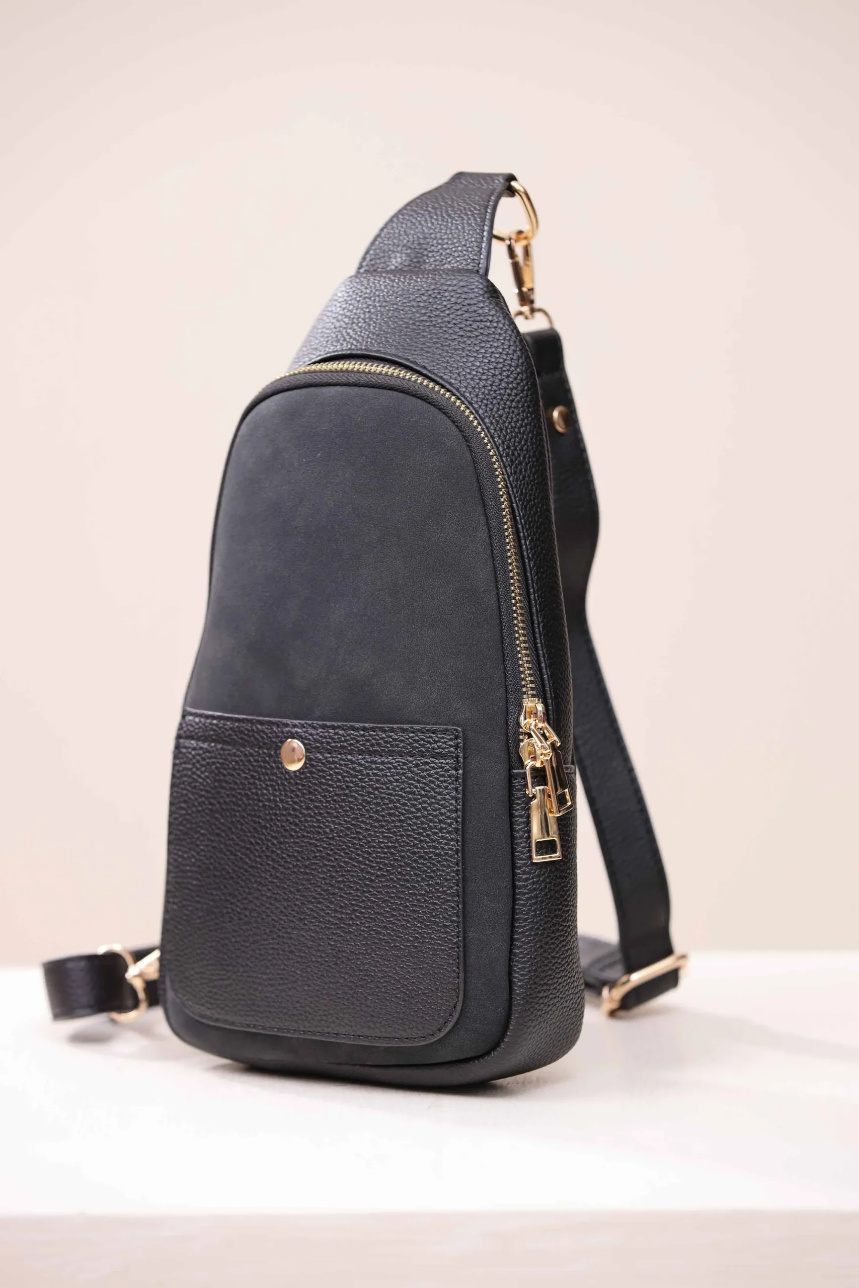 Black Shoulder Bag-444732103