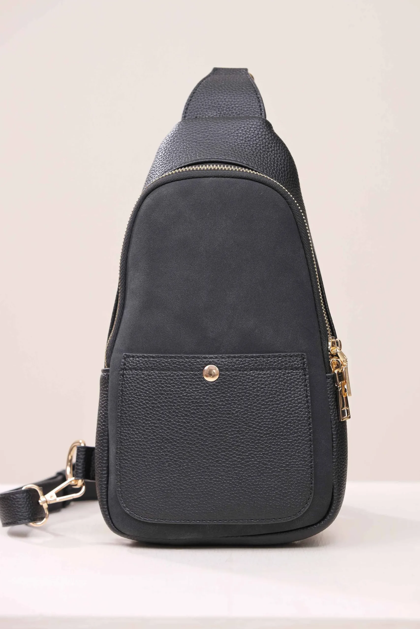 Black Shoulder Bag-444732103