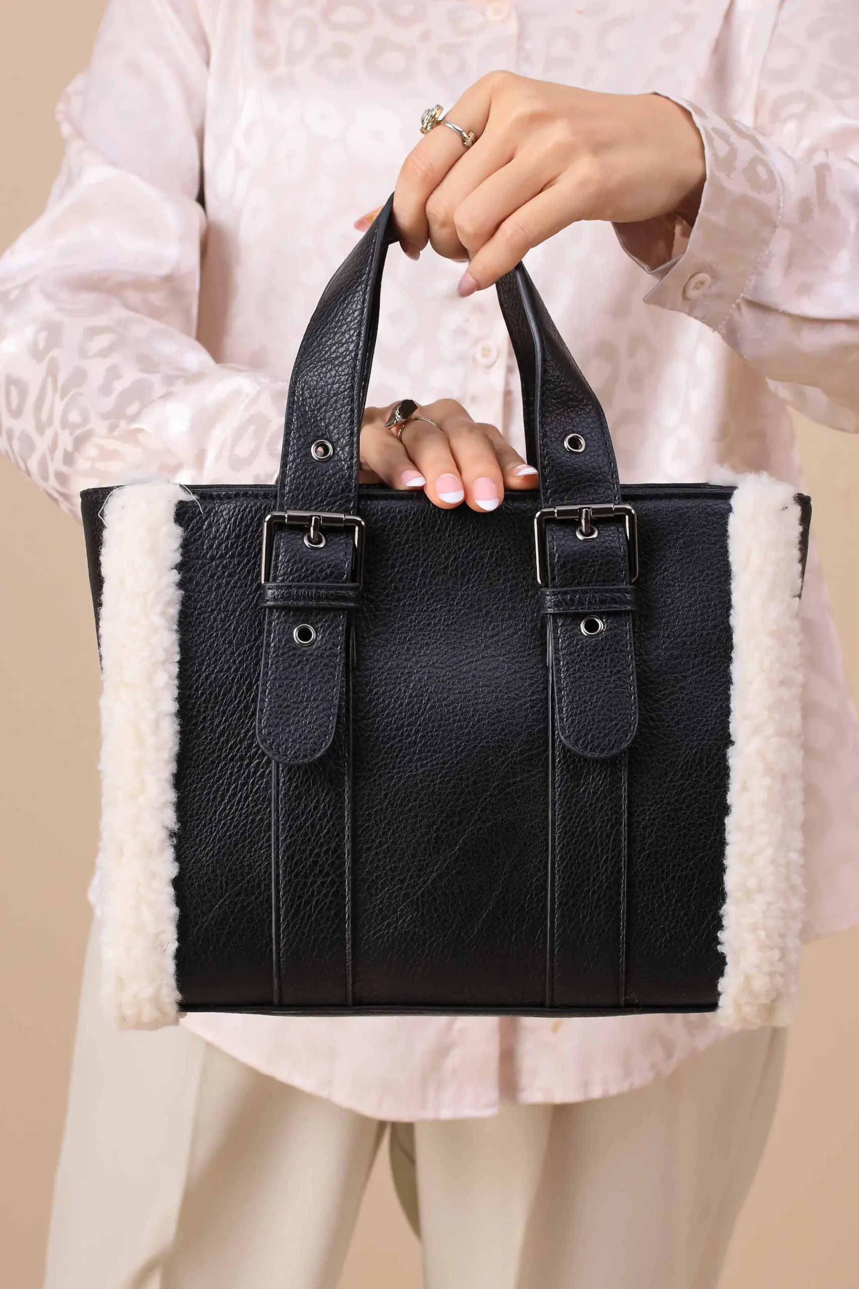 Black Tote Bag-444792103
