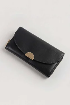 Black Wallet-446622103