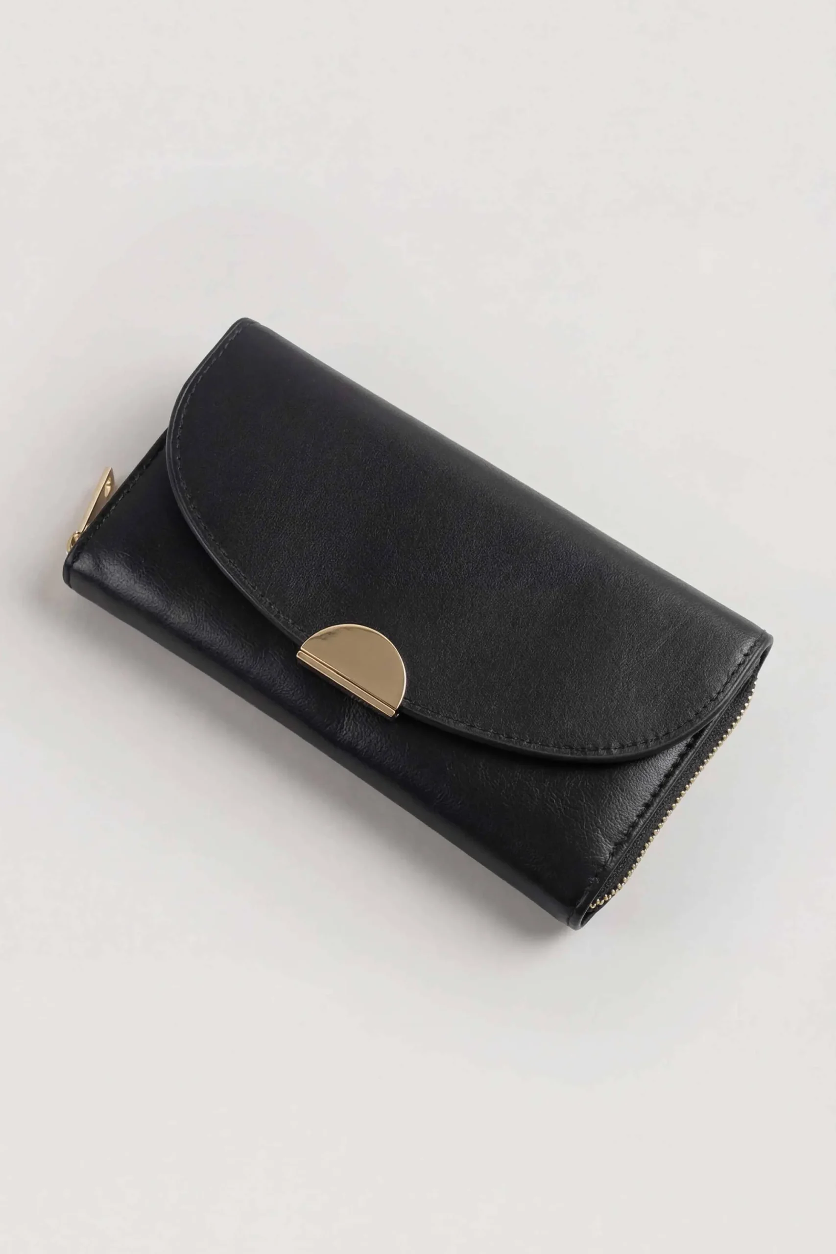 Black Wallet-446622103