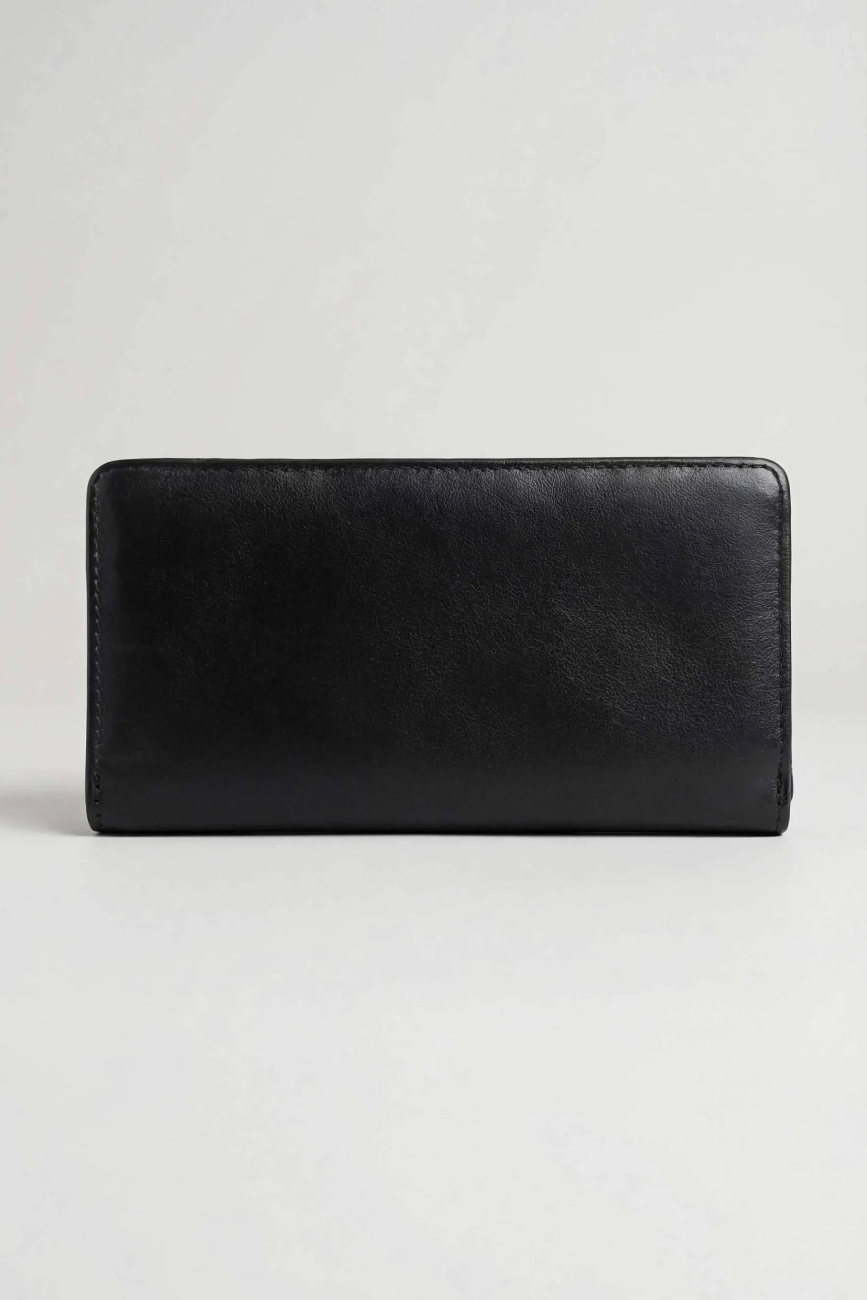 Black Wallet-446622103