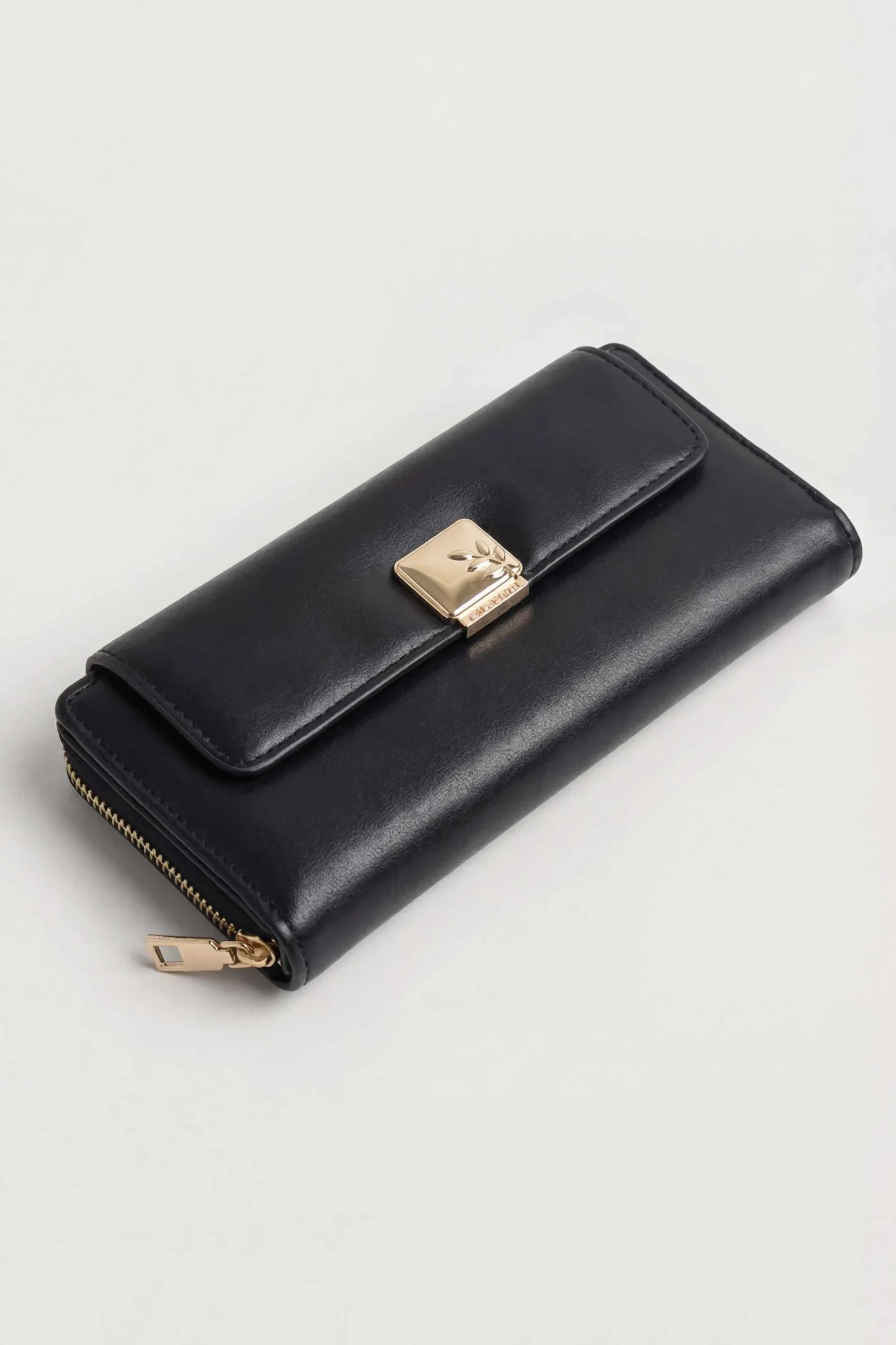 Black Wallet-446632103