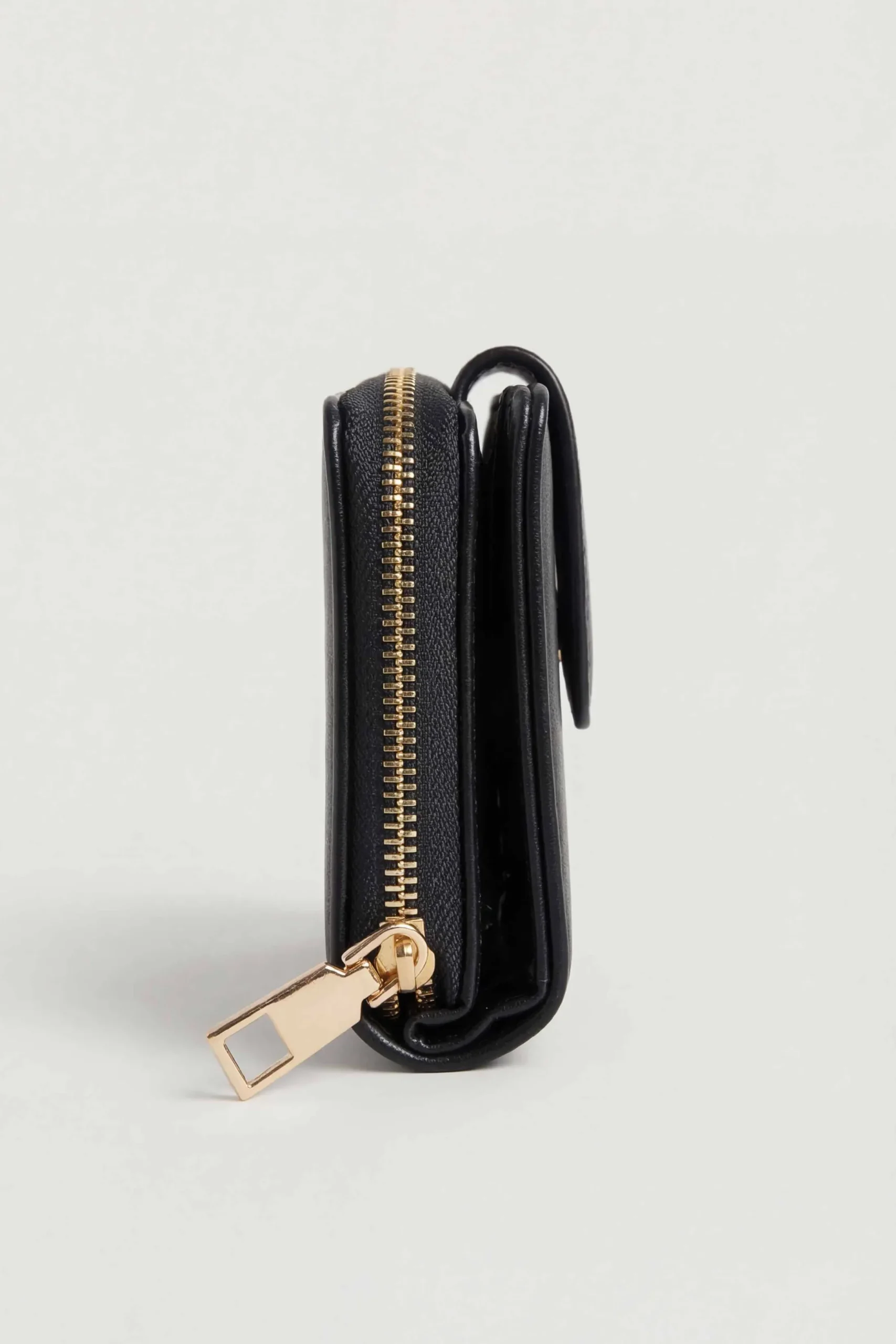 Black Wallet-446632103