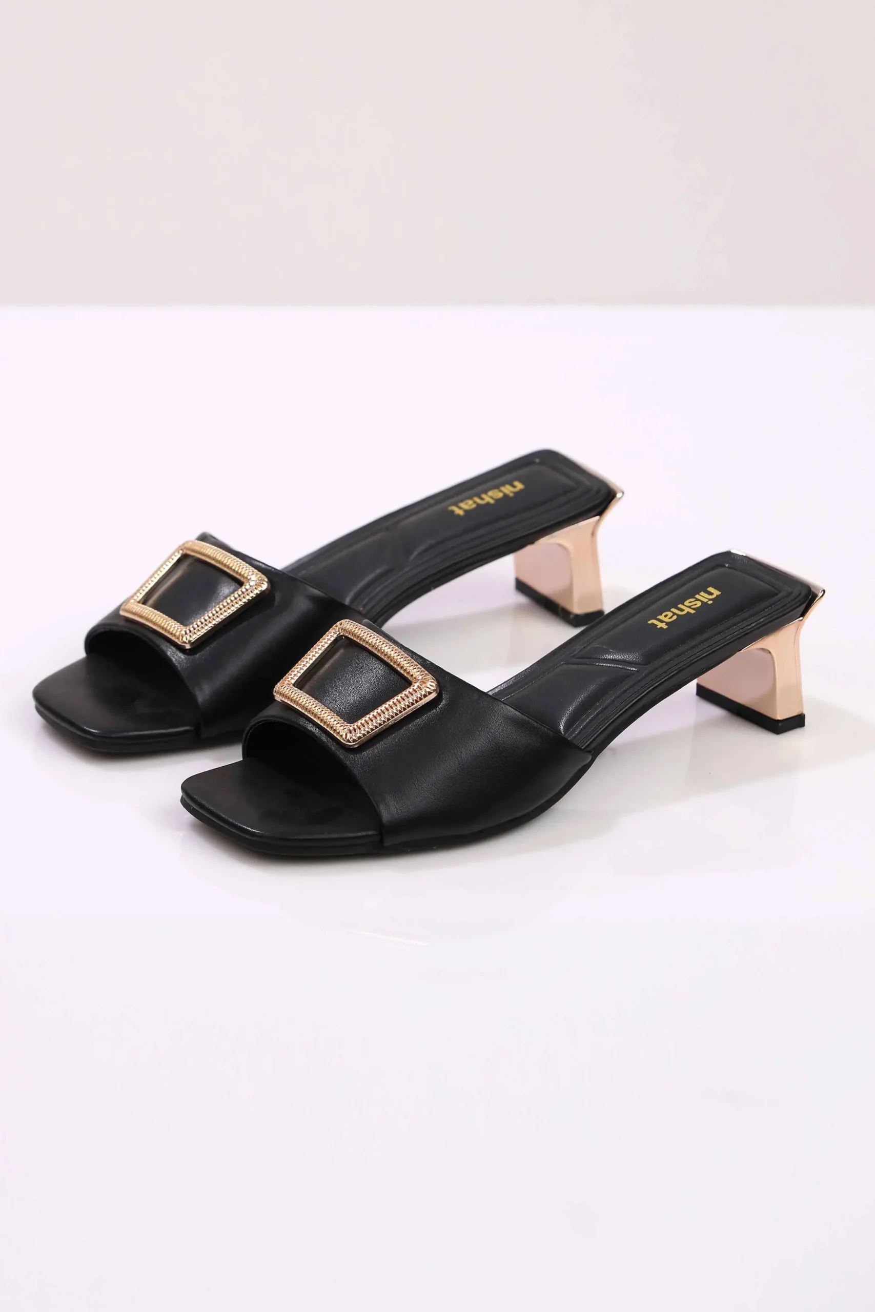 Black Wedge-443132903