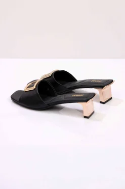 Black Wedge-443132903