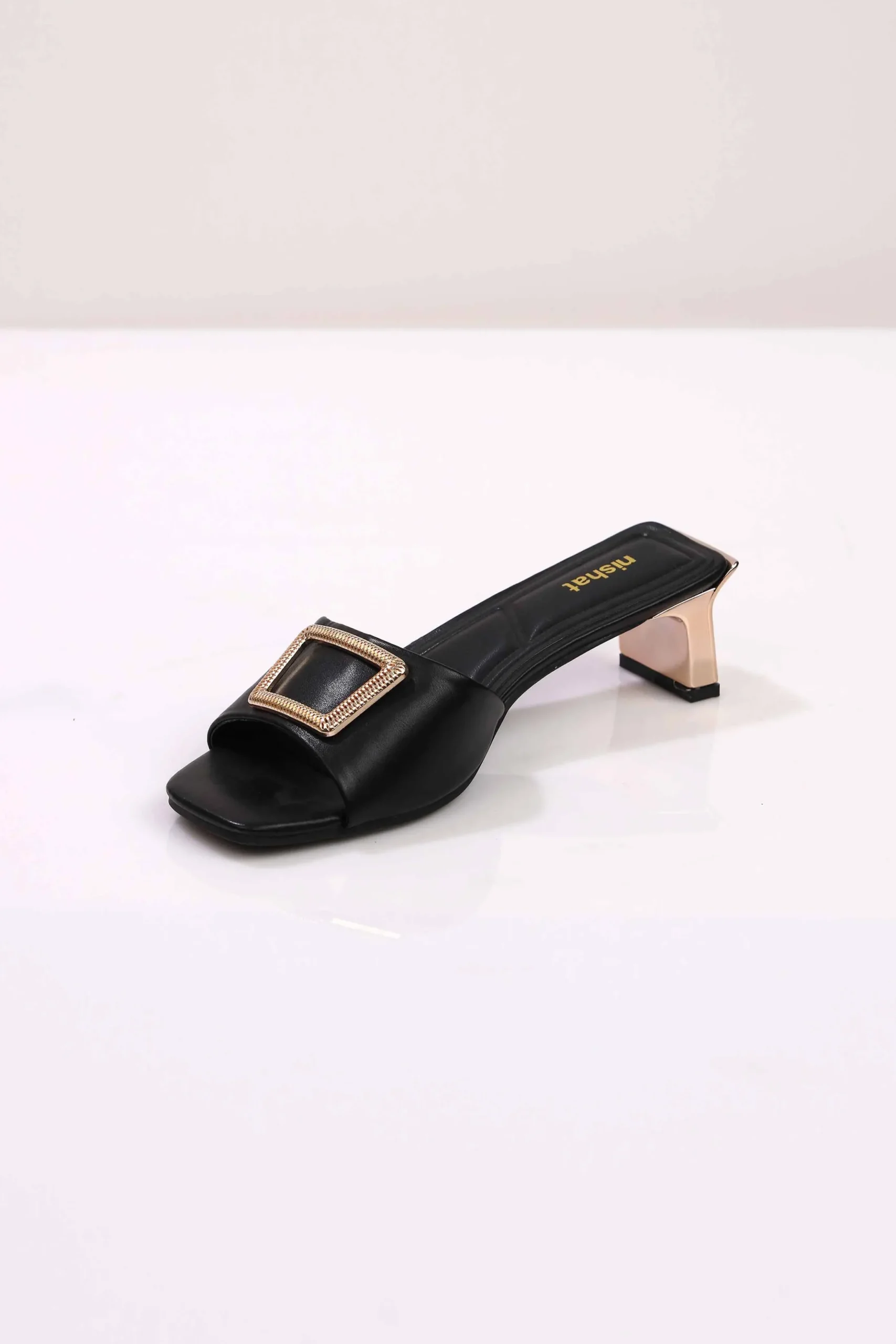 Black Wedge-443132903