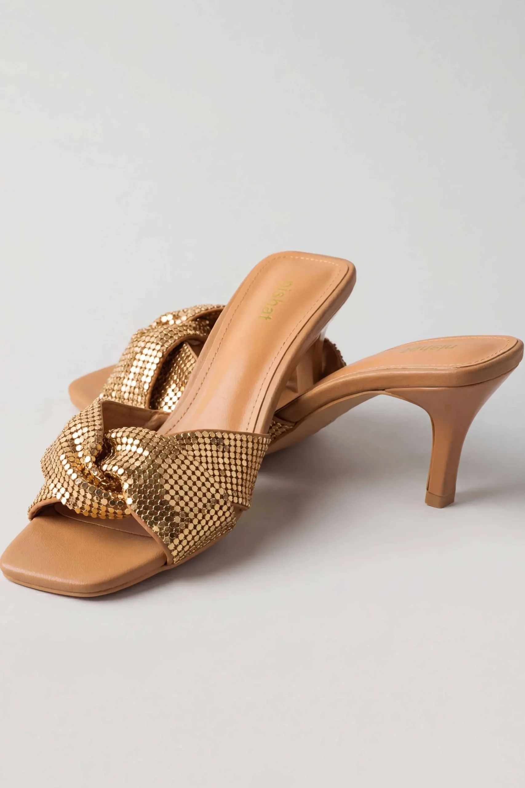 Camel Heels-445172929
