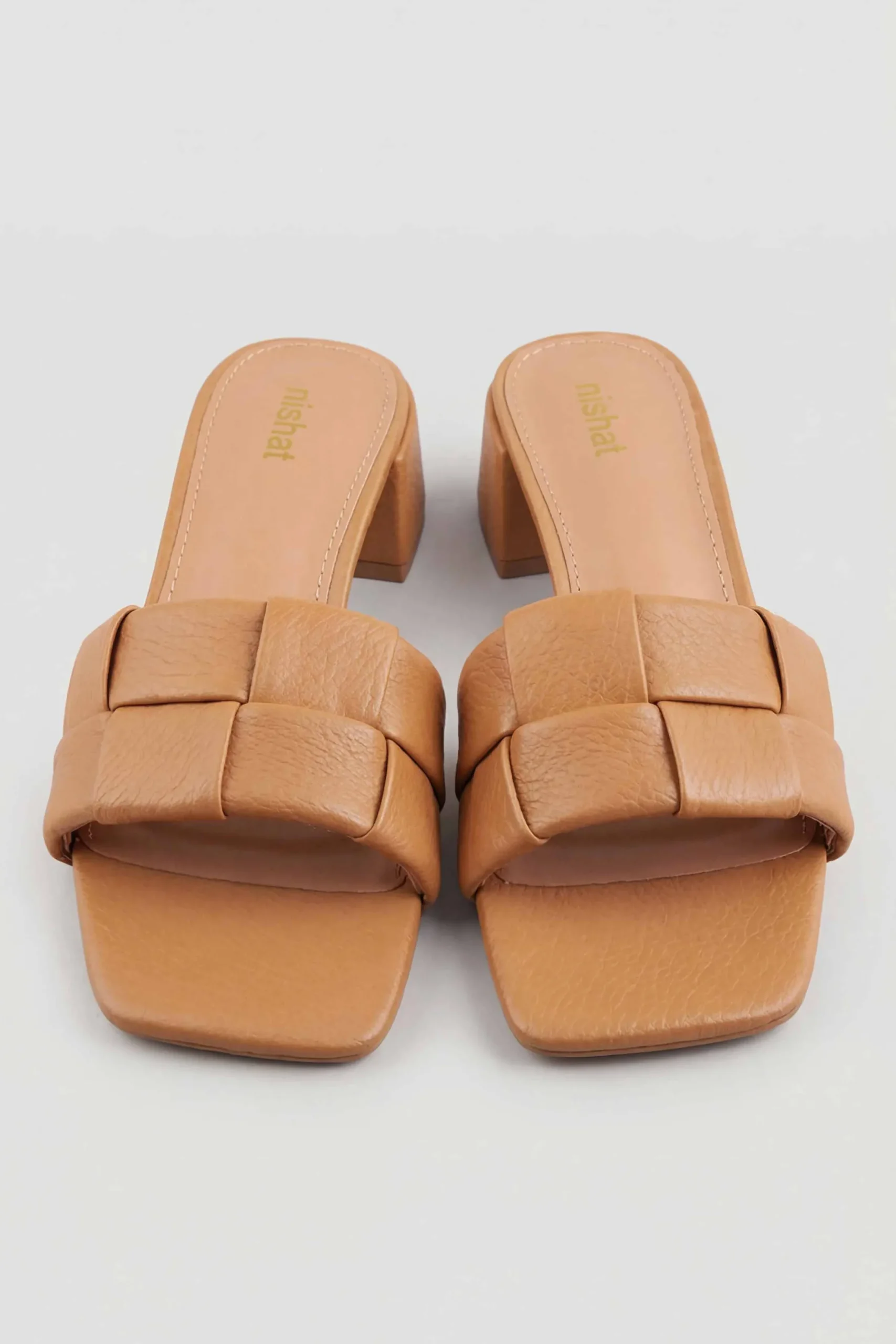 Camel Wedges-445342929