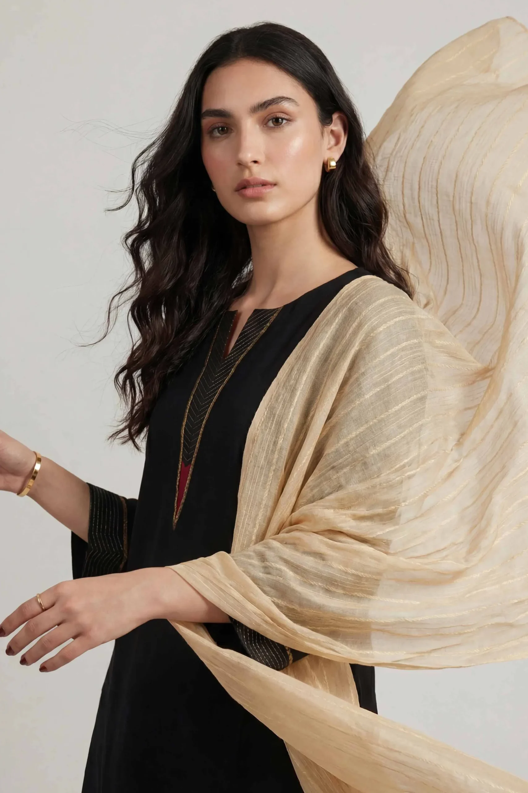 Camel Women Scarf-447902129