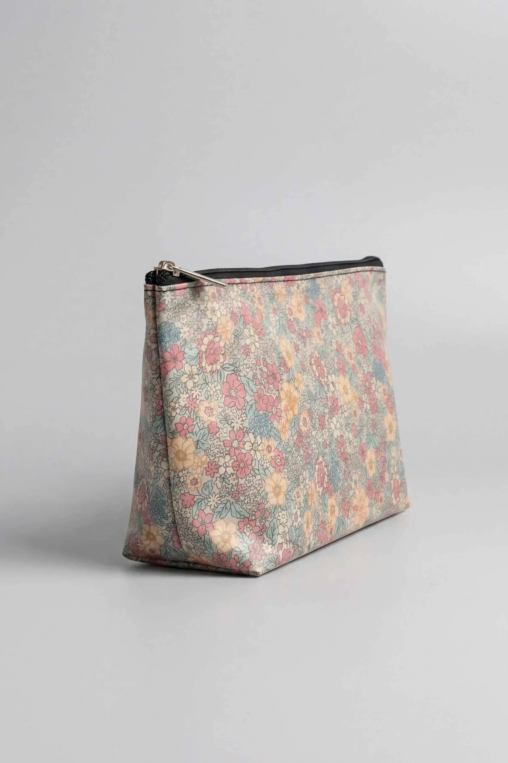 Coffee Vanity Bag-448372117