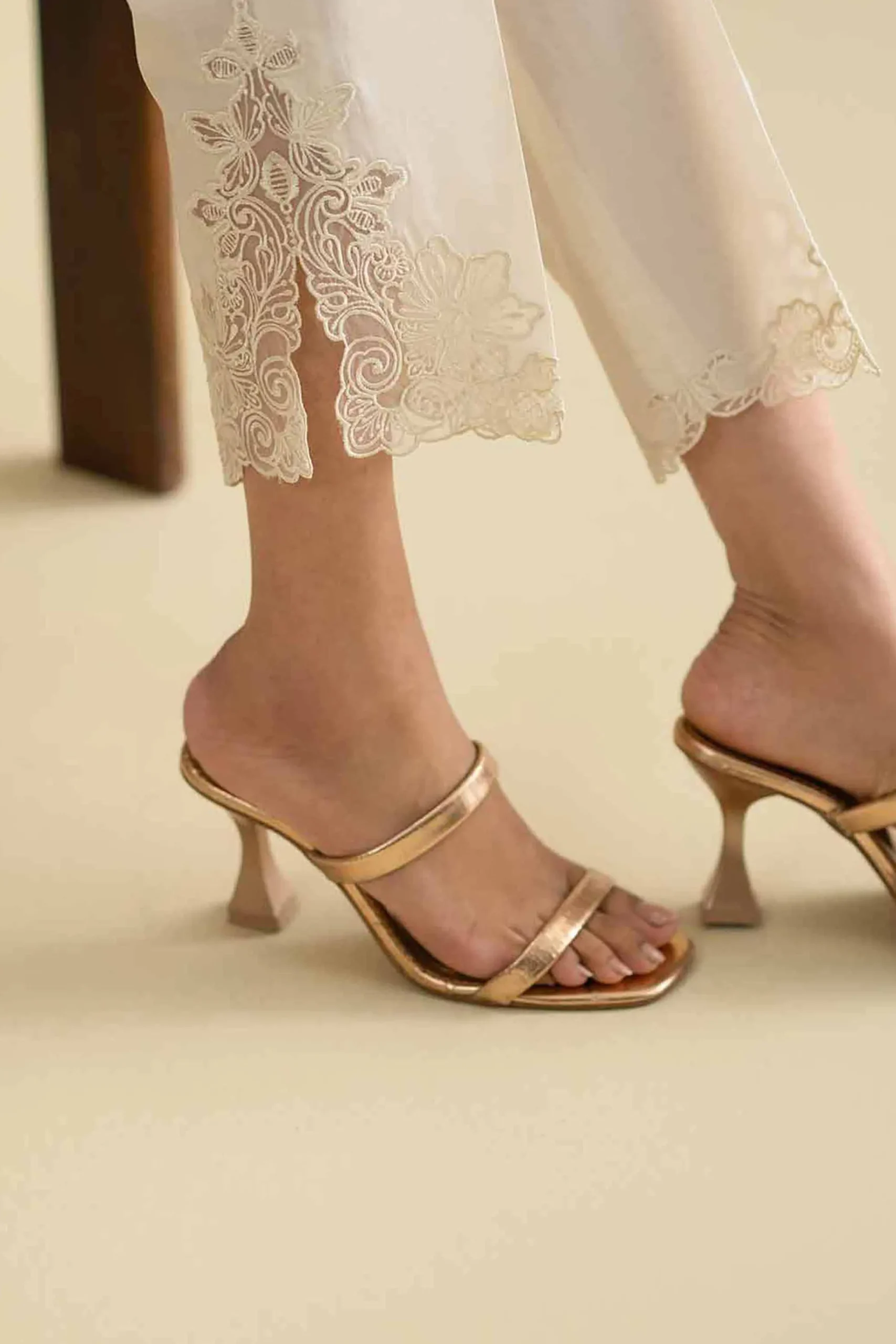Embroidered Pants - KFE26-198