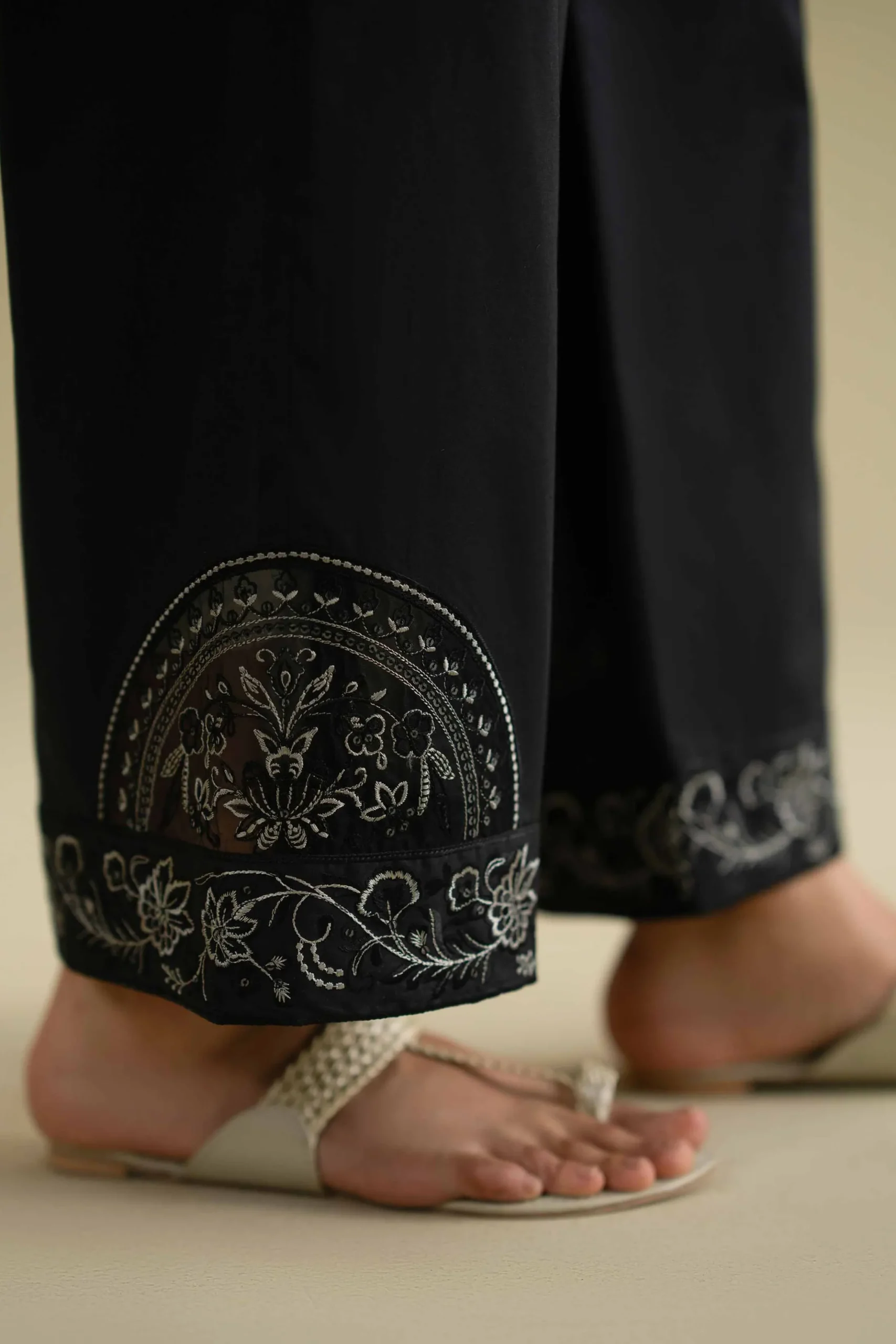 Embroidered Pants - KFE26-127