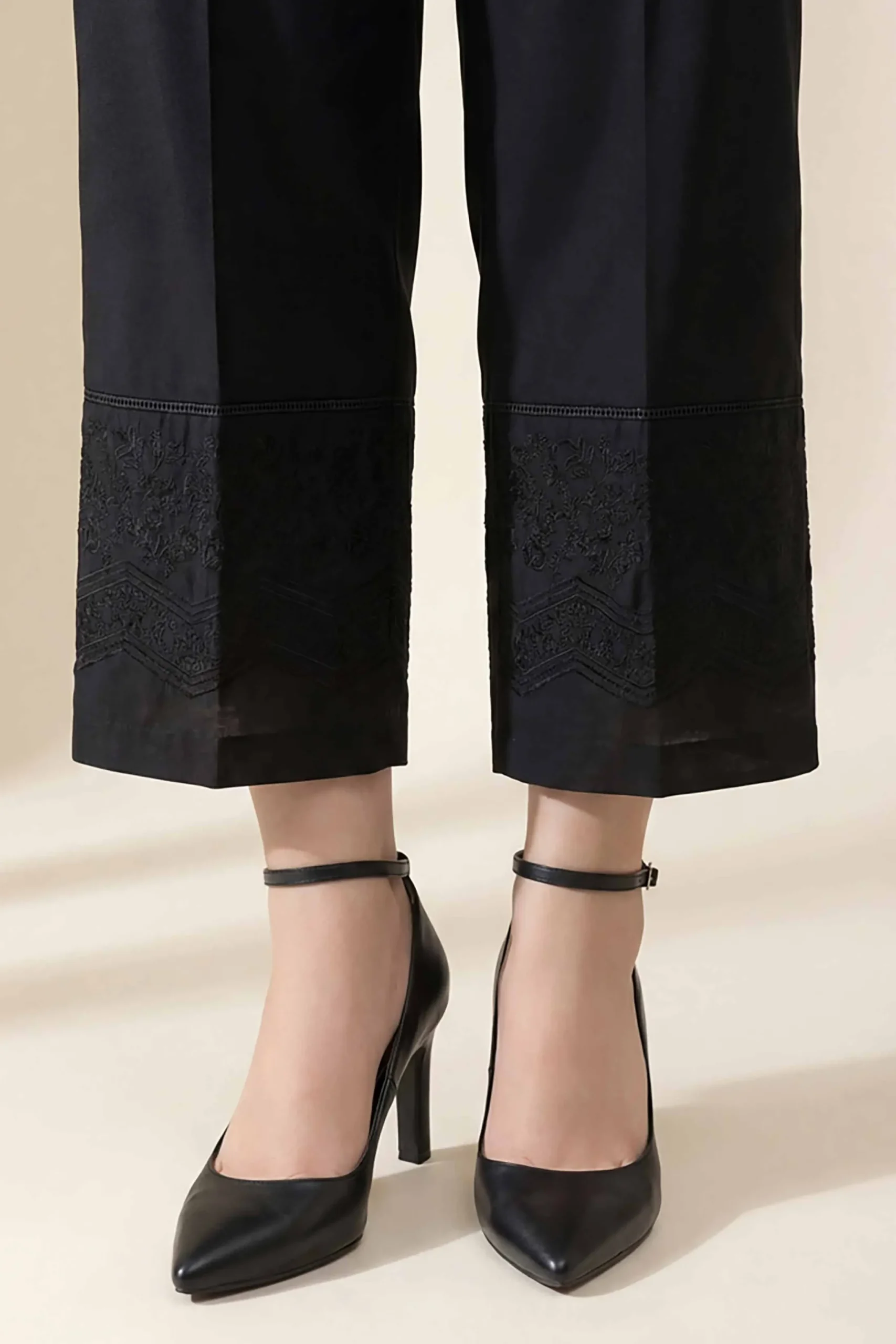 Embroidered Trousers - PE26-643