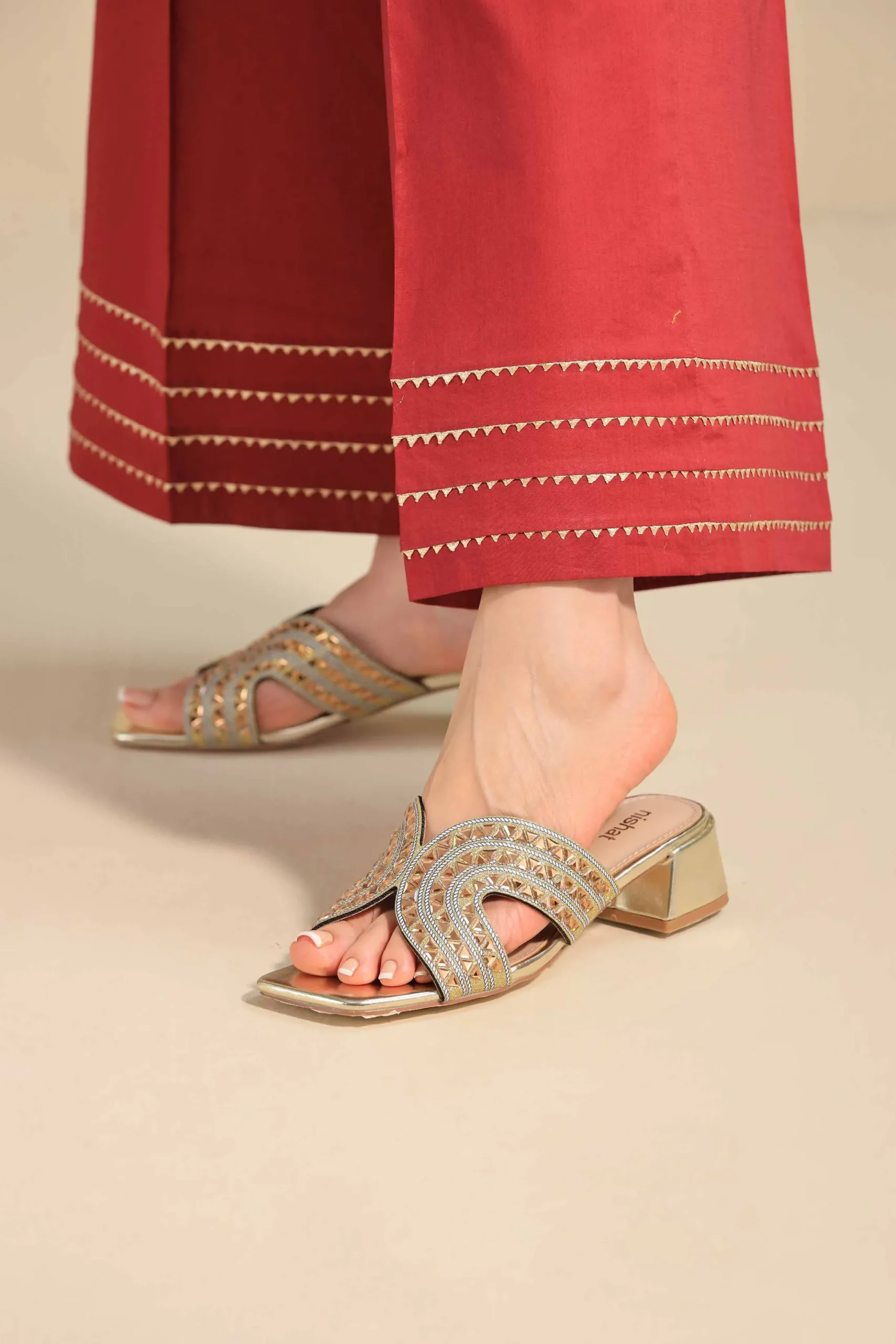 Gold Chappal-445282919