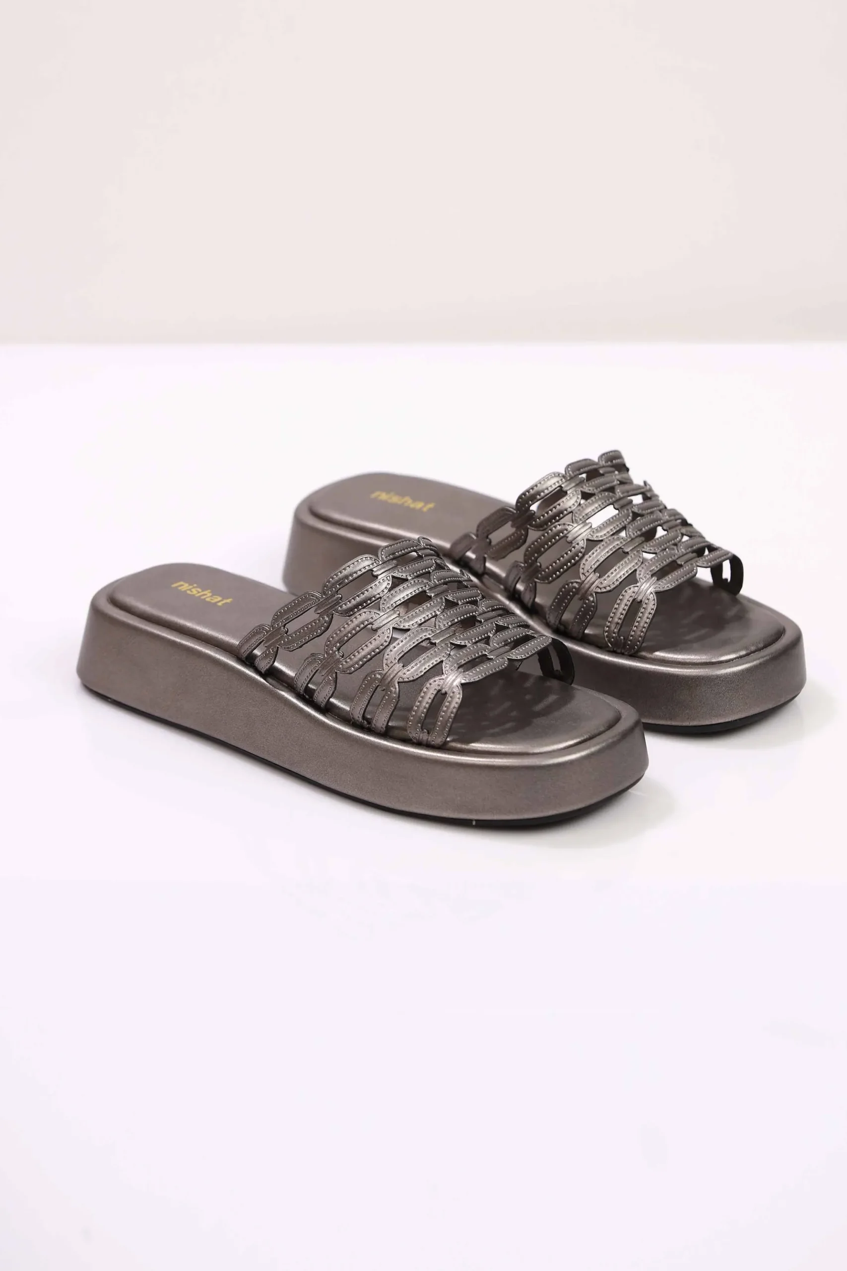 Gun Chappal-443102920