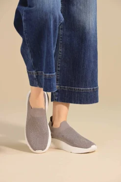 Khaki Canvas-443172930