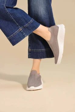 Khaki Canvas-443172930