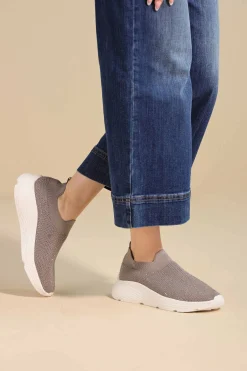 Khaki Canvas-443172930