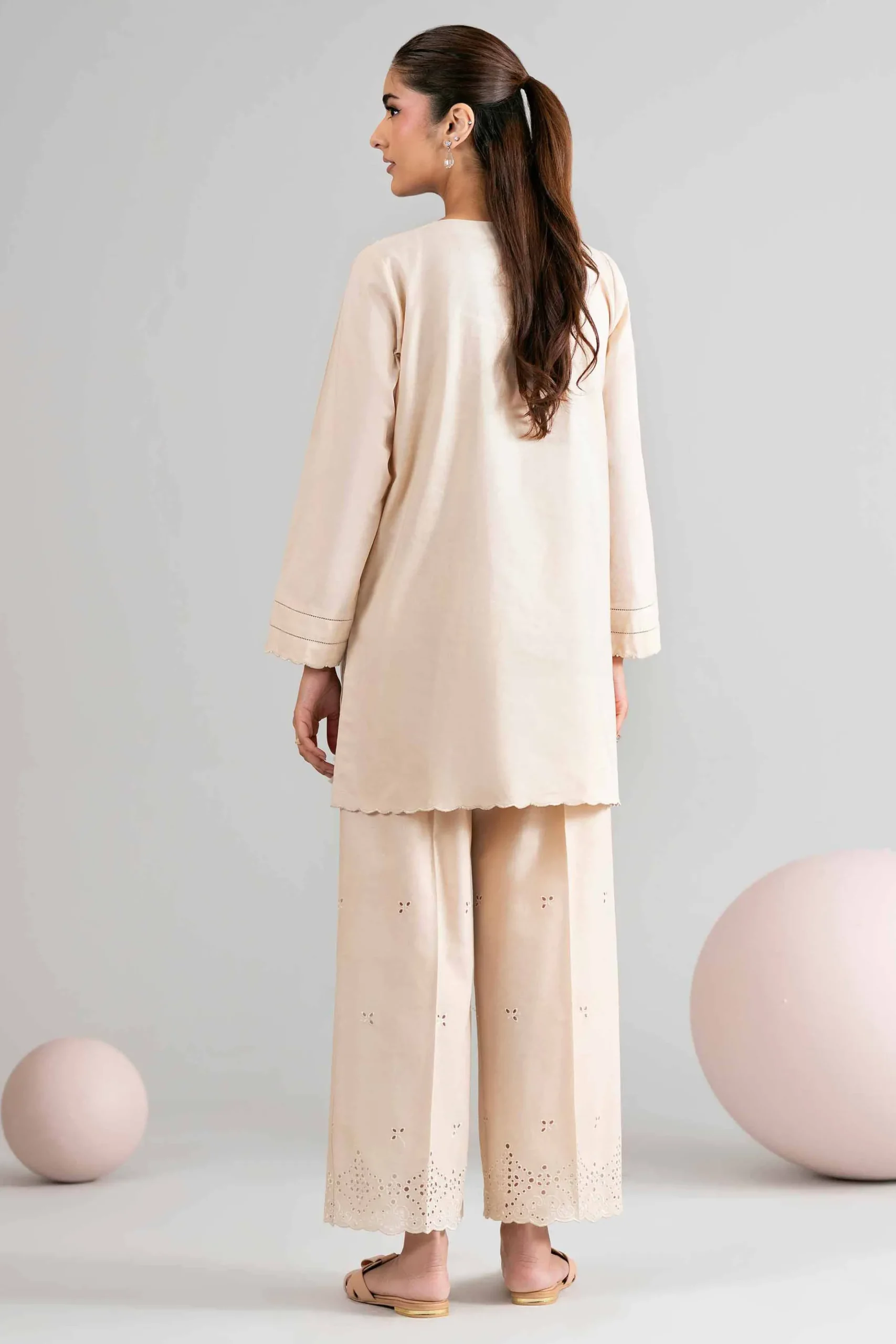 1 Piece - Dyed Embroidered Loose Fabric - 42602504