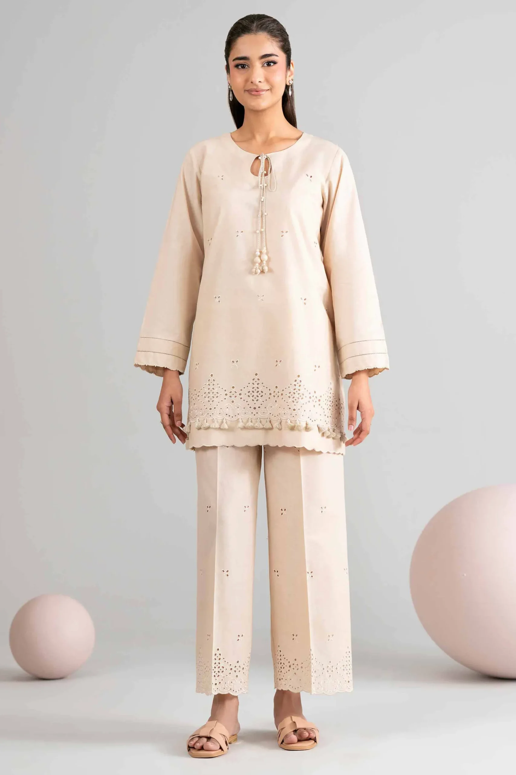 1 Piece - Dyed Embroidered Loose Fabric - 42602504