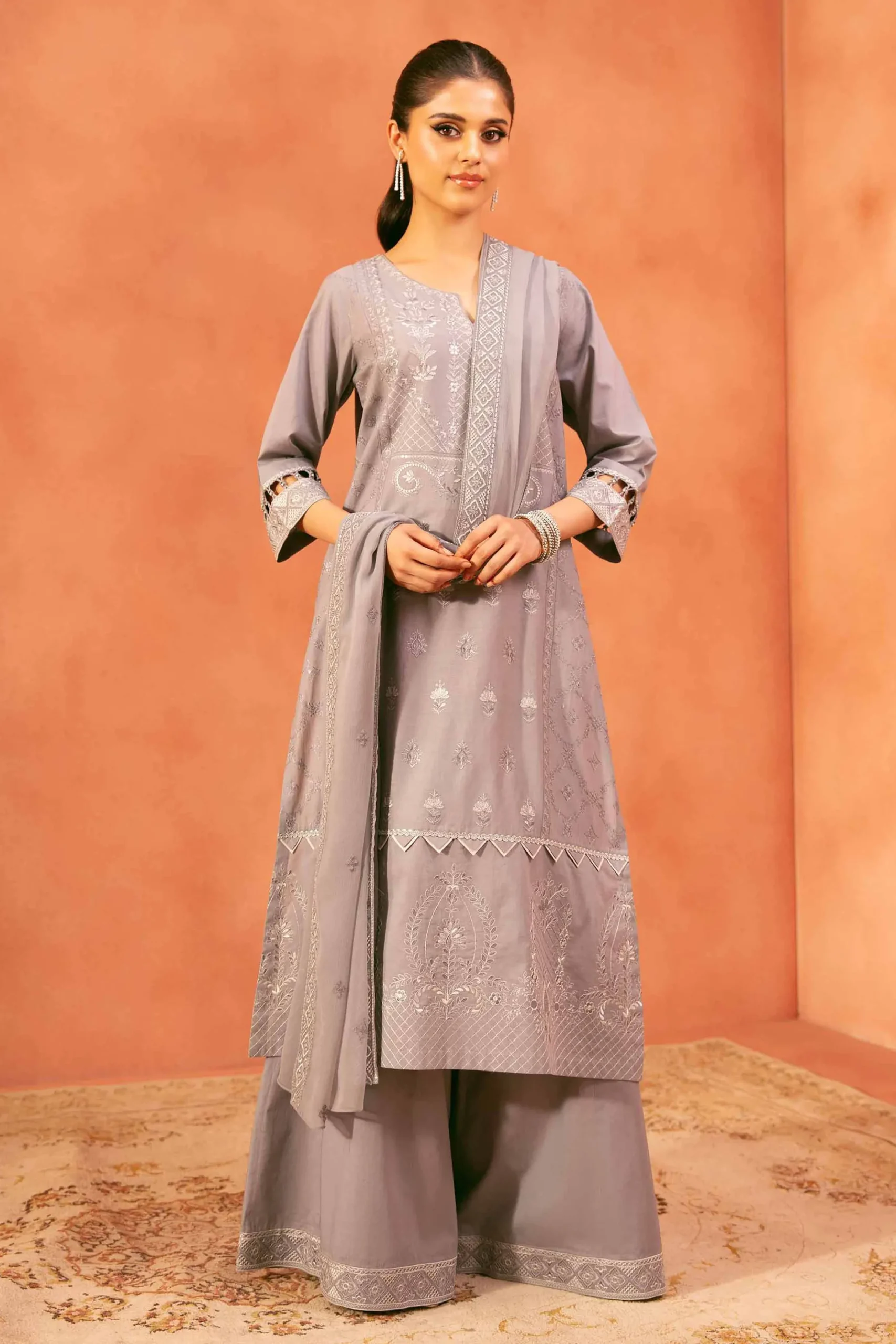 3 Piece - Embroidered Suit - 42519200