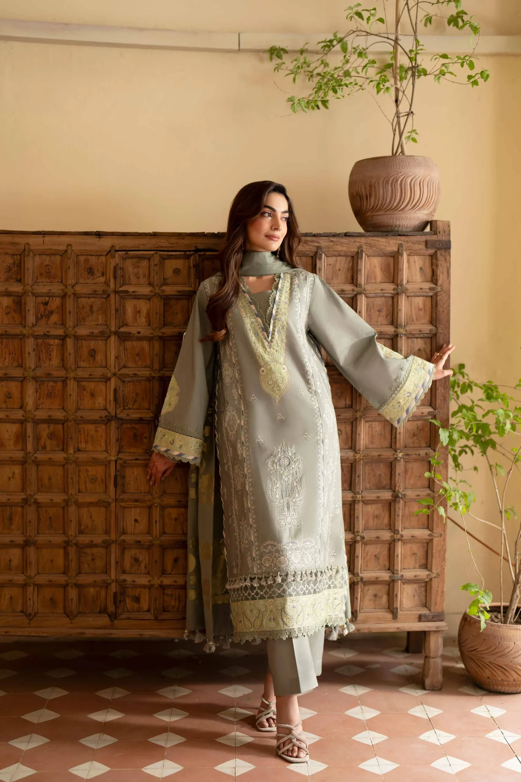 3 Piece - Embroidered Suit - 42601685