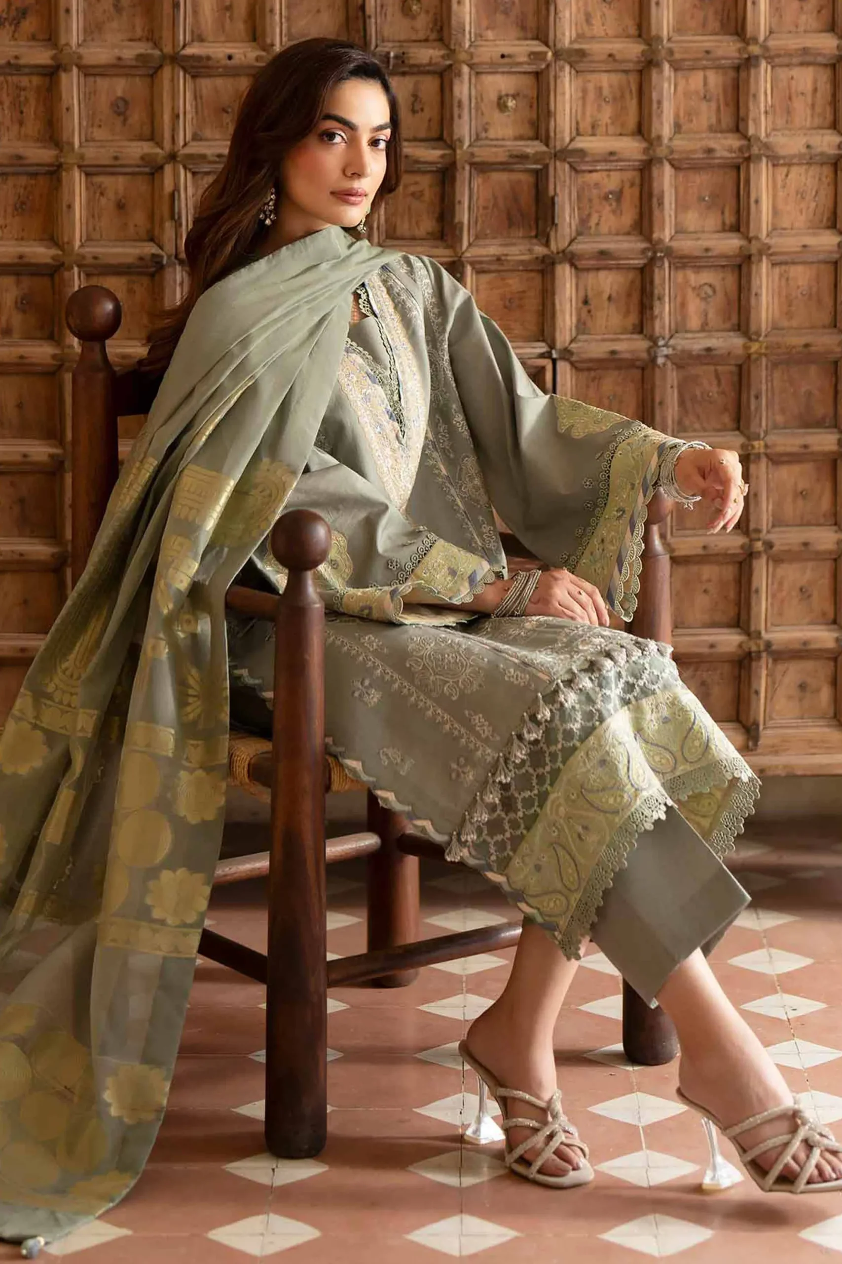 3 Piece - Embroidered Suit - 42601685