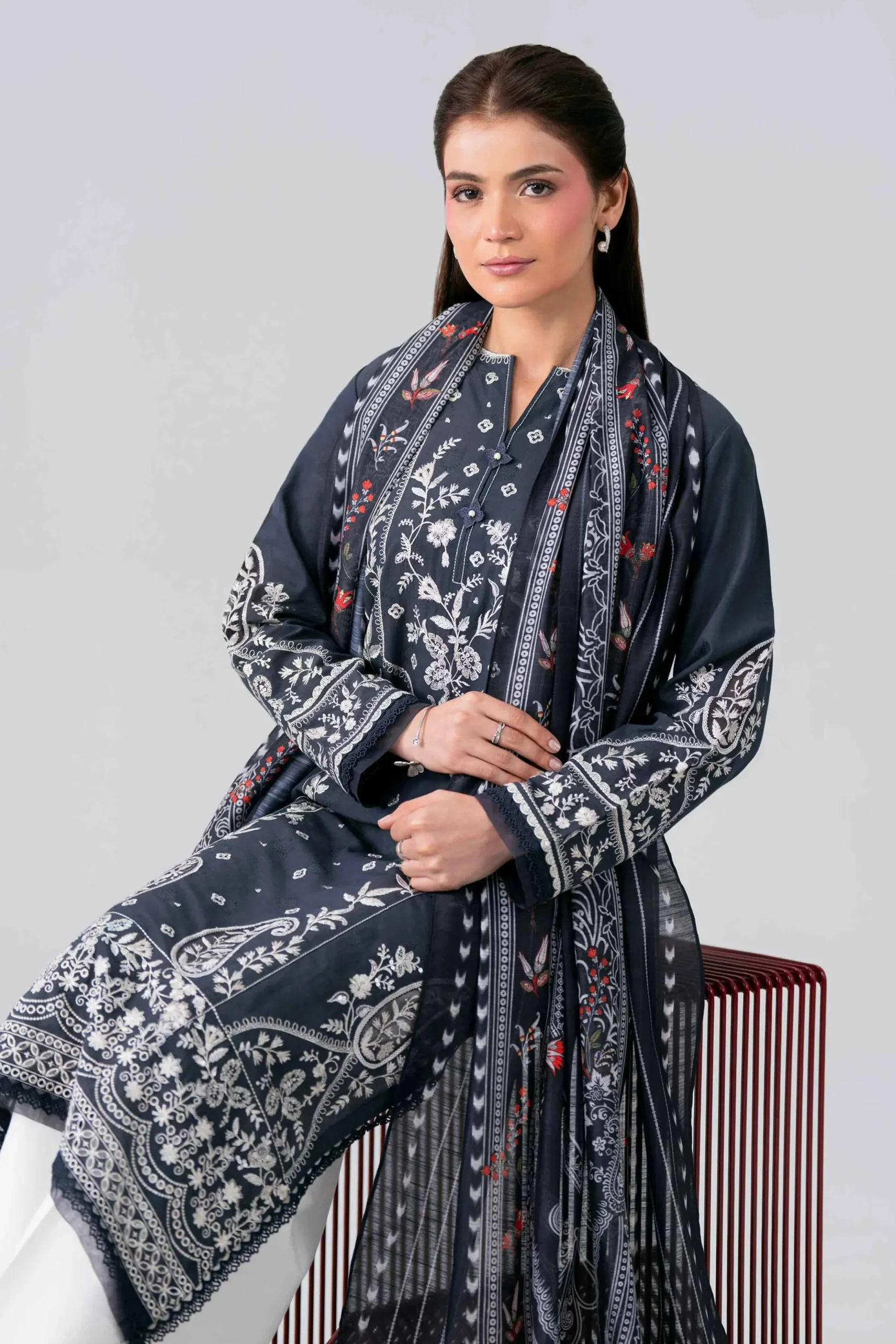 2 Piece - Embroidered Suit - PE26-132