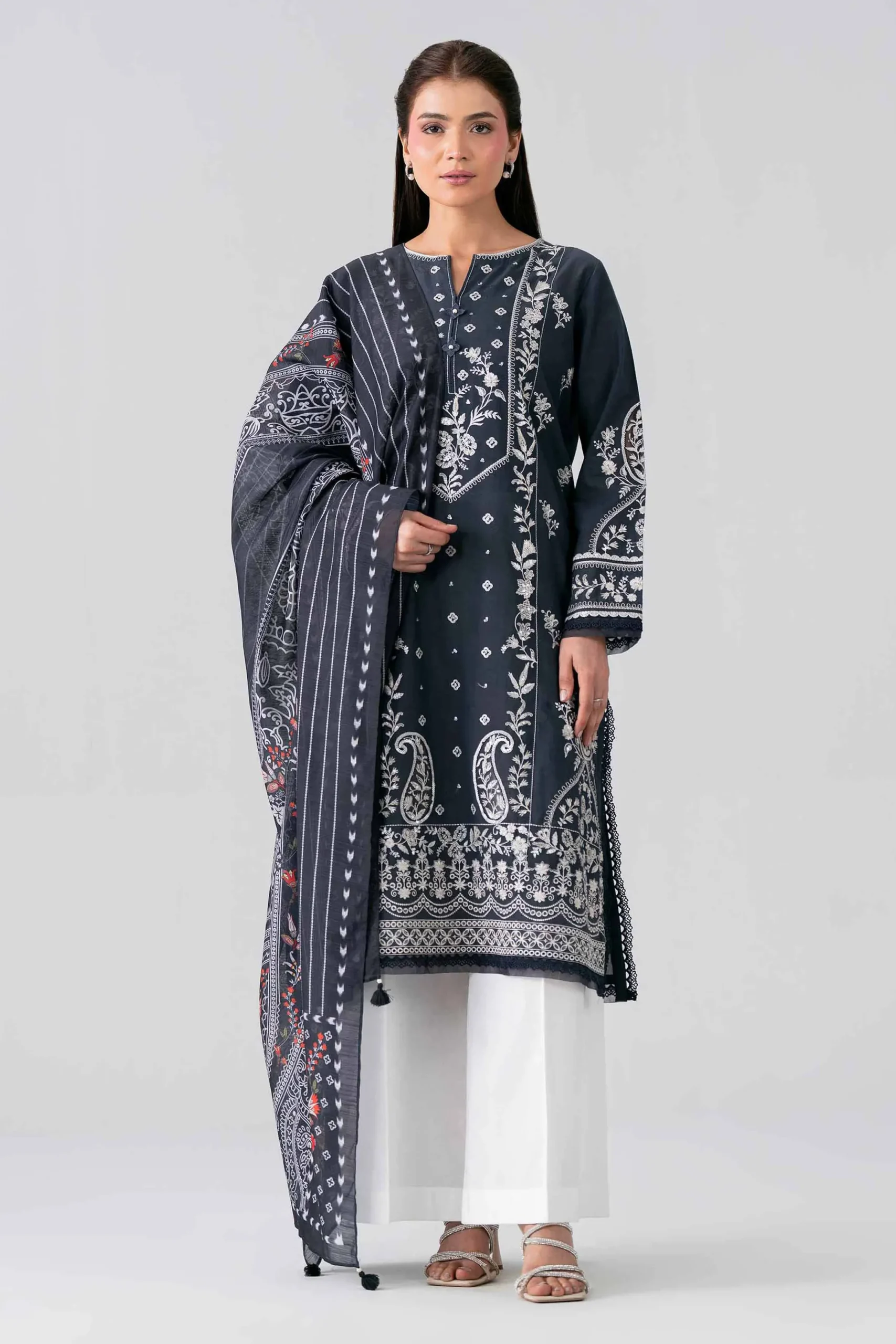 2 Piece - Embroidered Suit - PE26-132