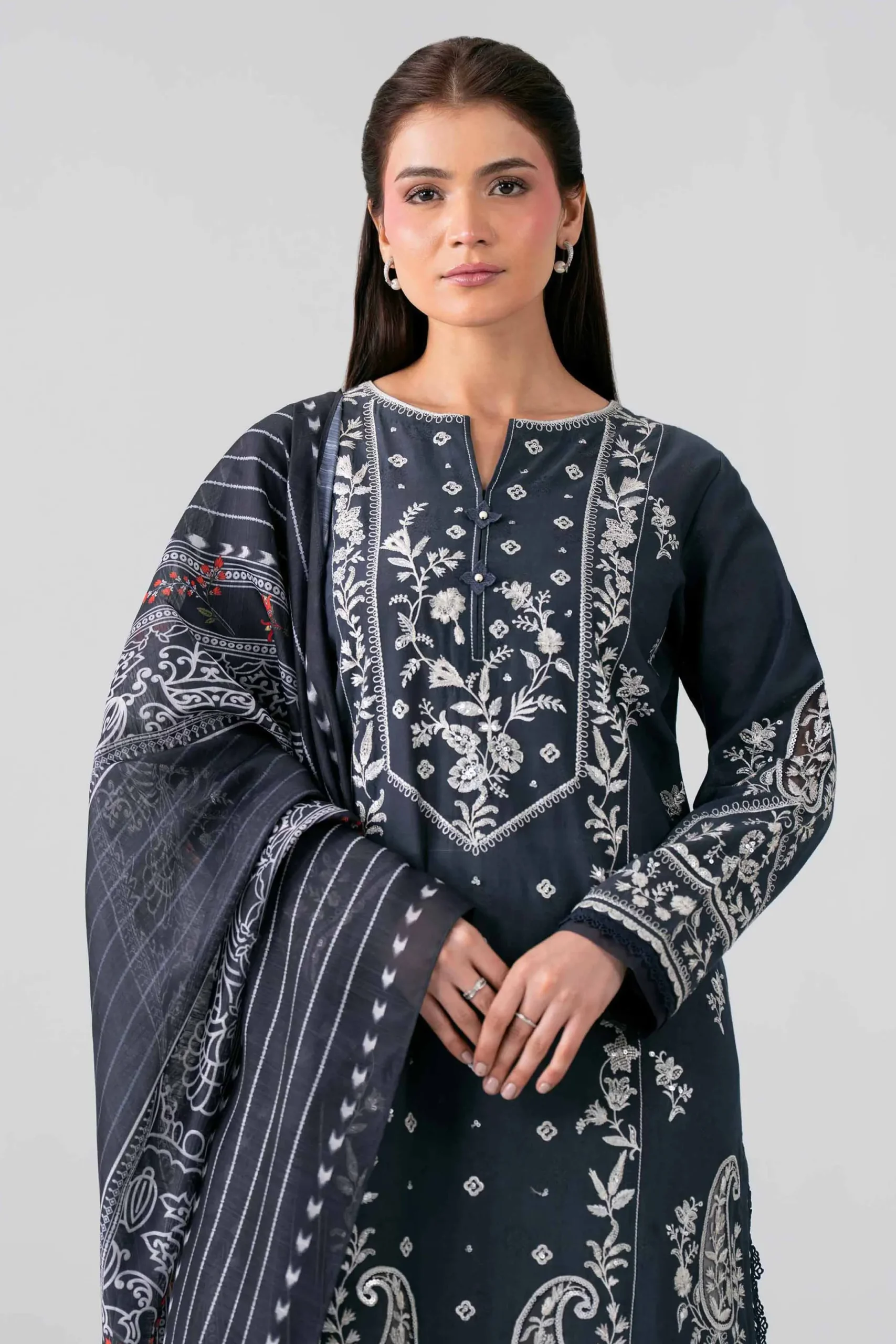 2 Piece - Embroidered Suit - PE26-132