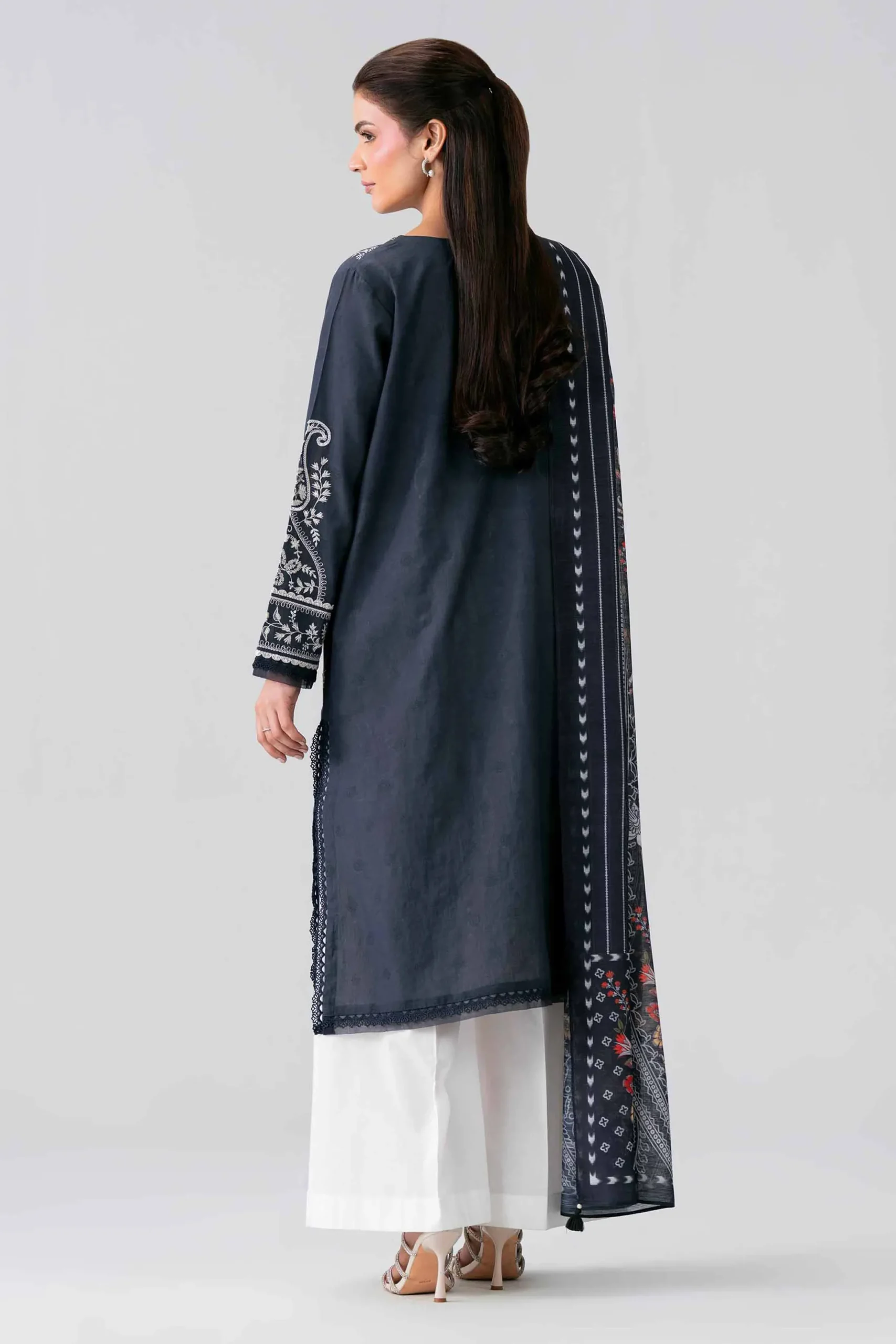 2 Piece - Embroidered Suit - PE26-132