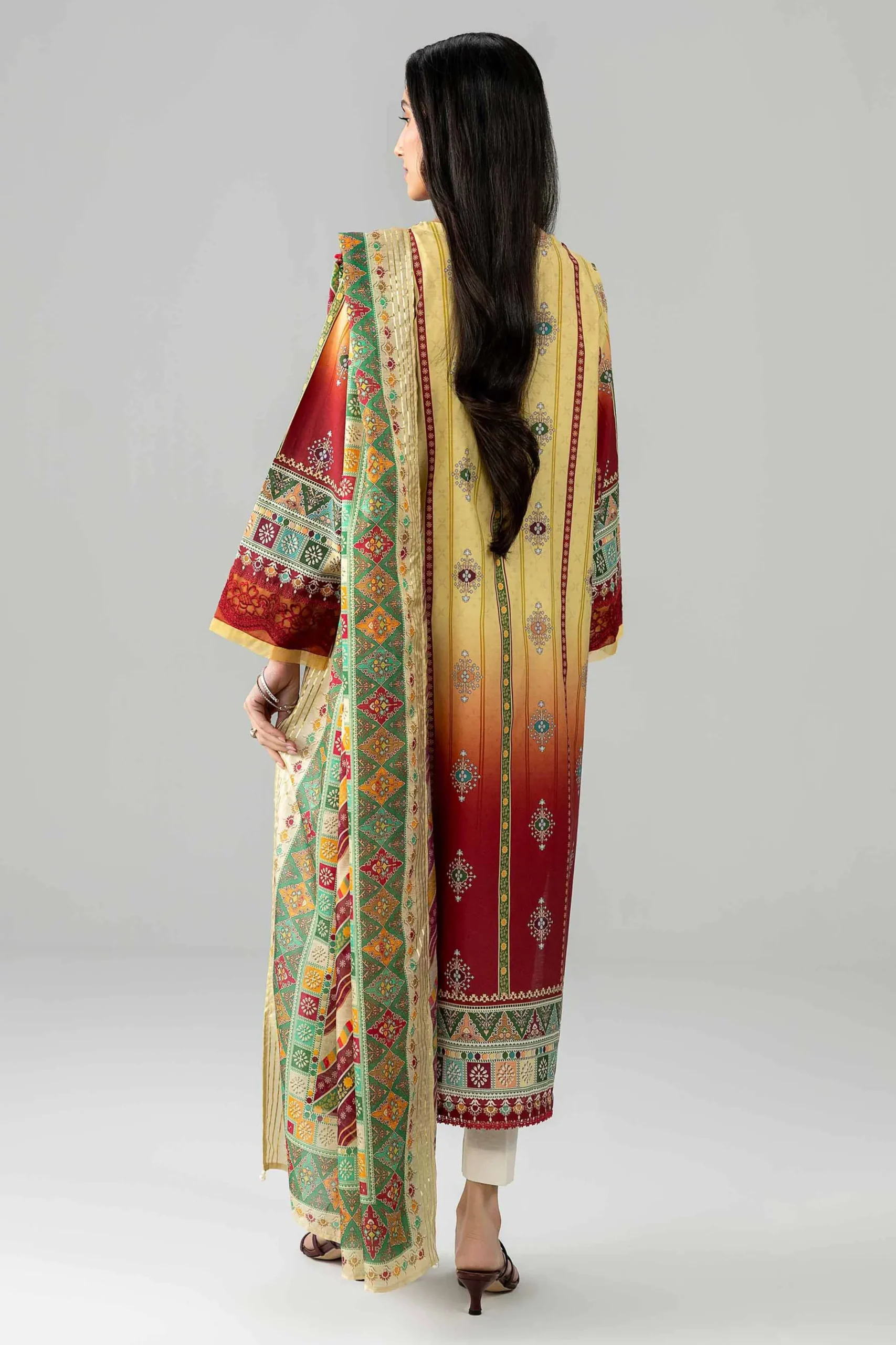 2 Piece - Embroidered Suit - PE26-134