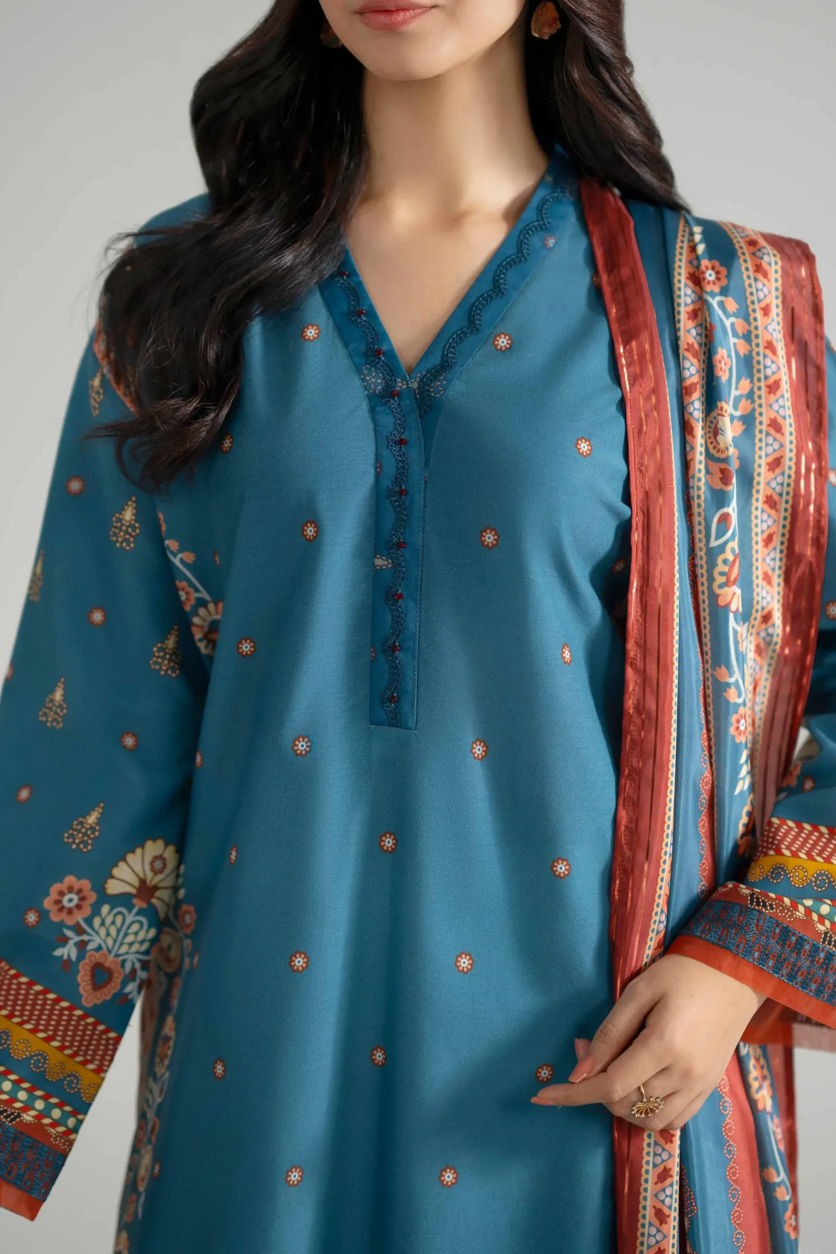2 Piece - Embroidered Suit - PE26-135